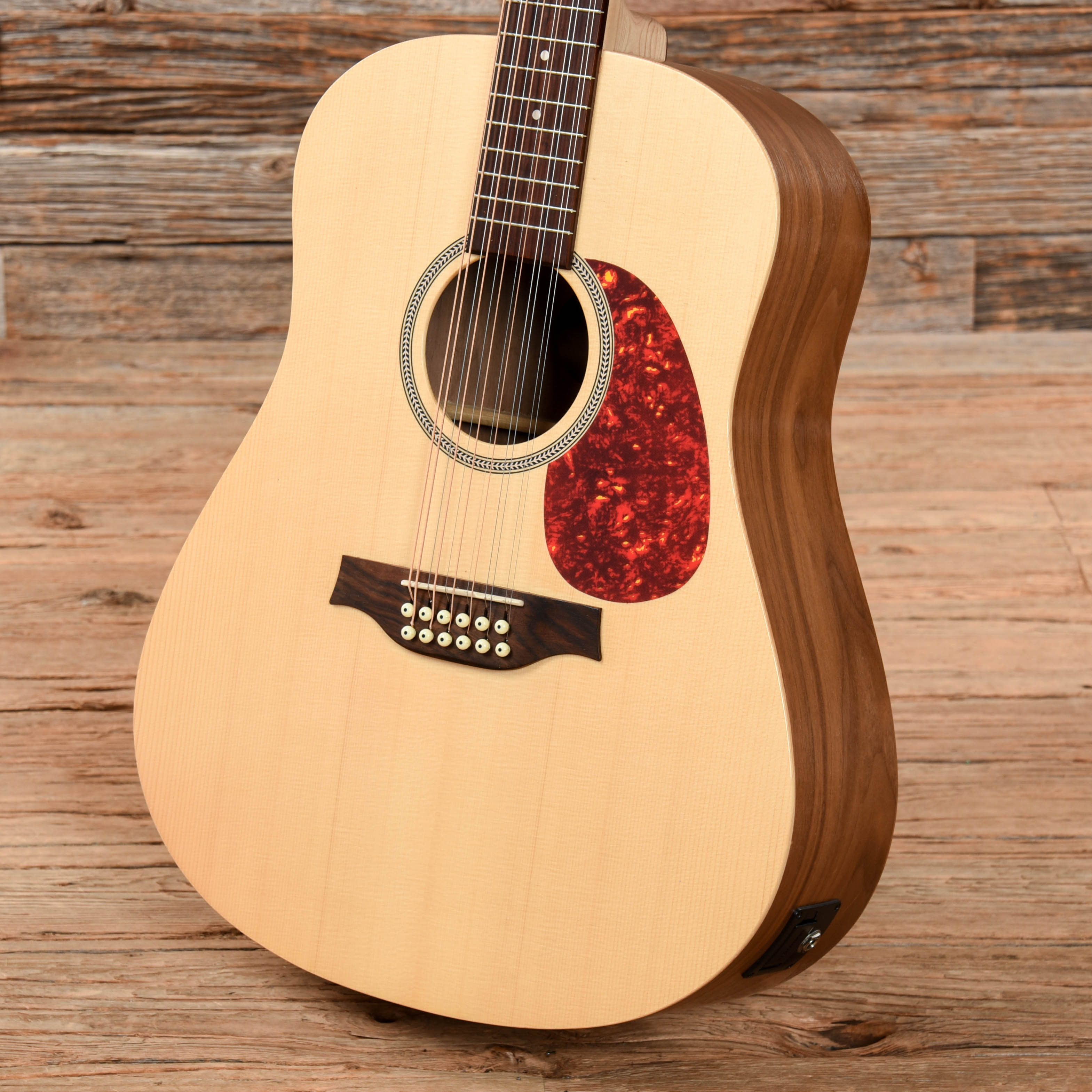 Seagull Walnut 12 Natural Acoustic Guitars / 12-String