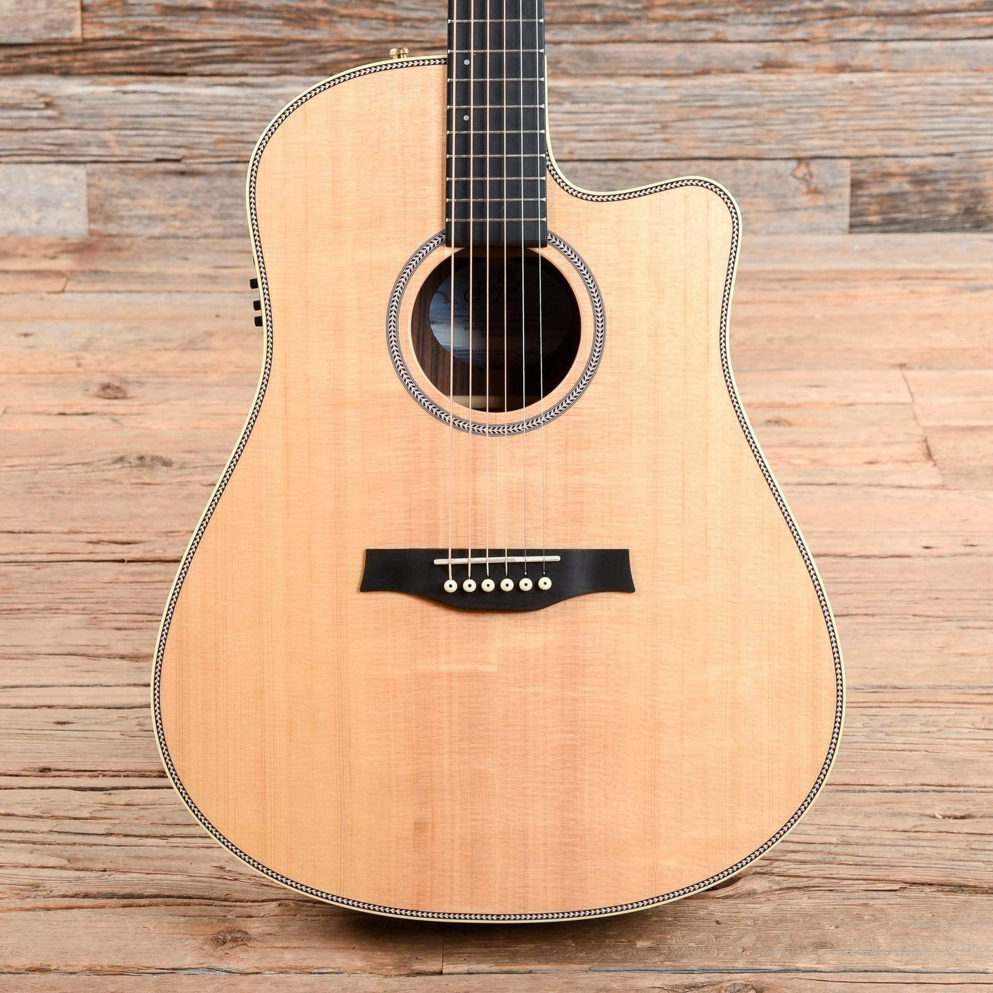 Seagull Artist Studio CW Deluxe Qii Natural Acoustic Guitars / Dreadnought