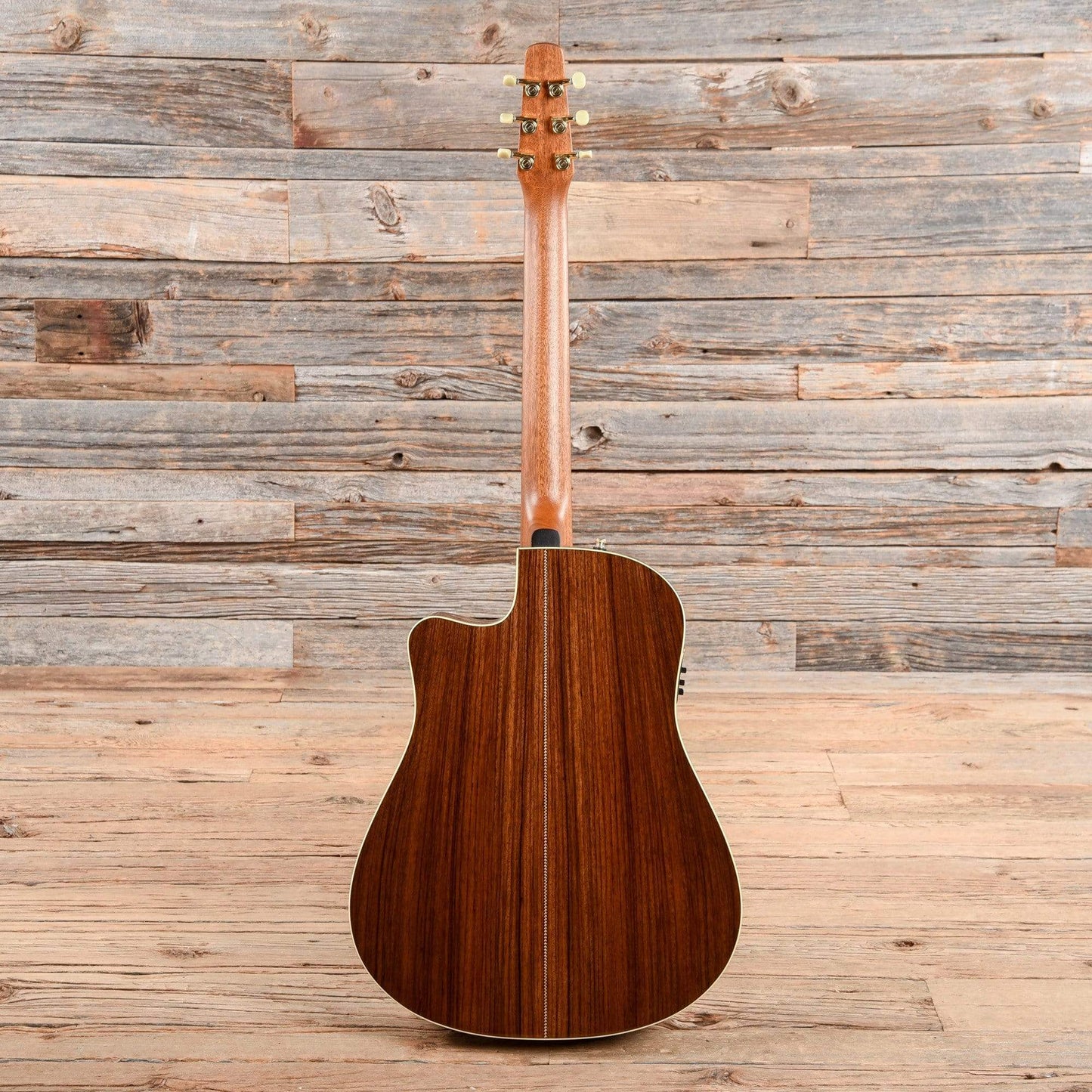 Seagull Artist Studio CW Deluxe Qii Natural Acoustic Guitars / Dreadnought