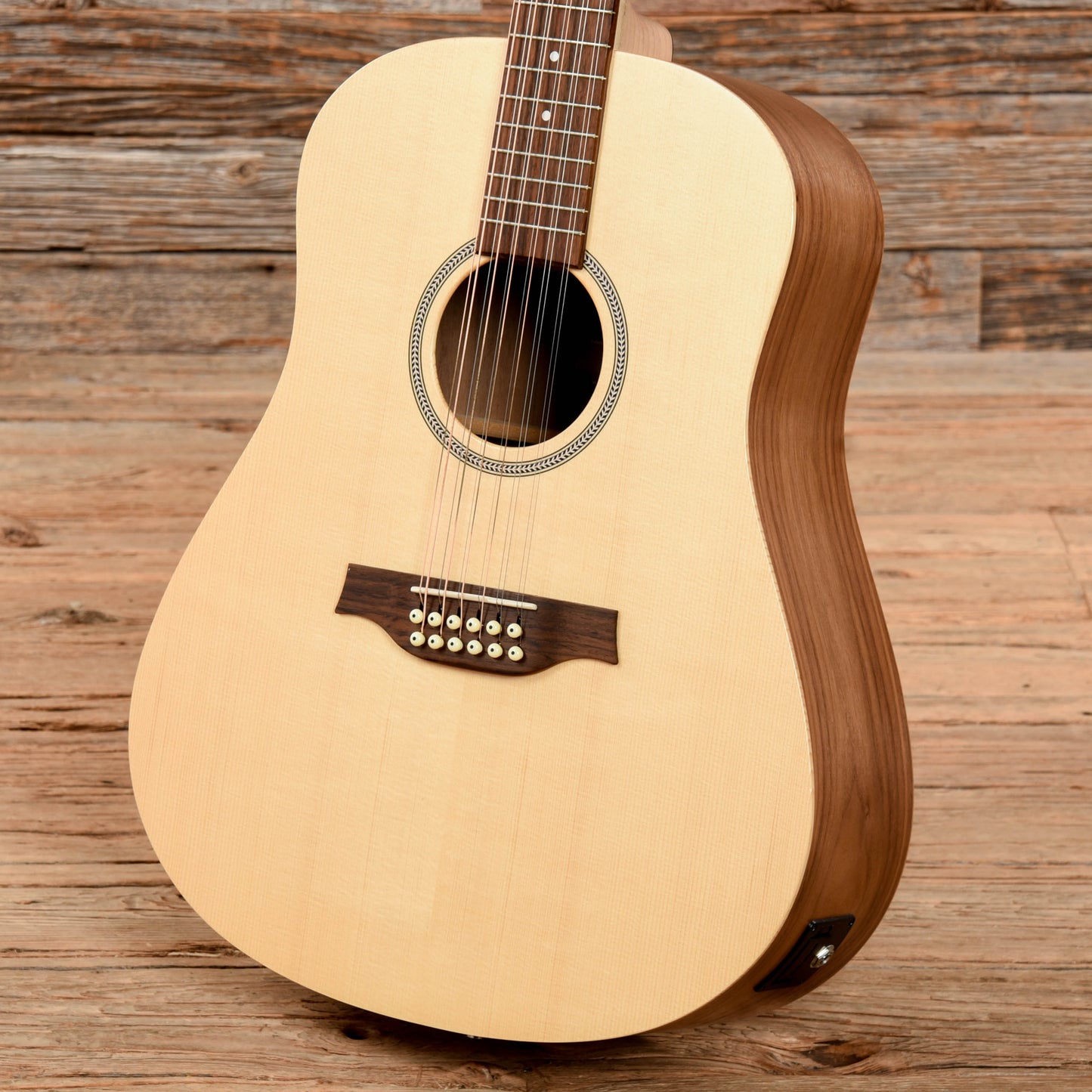 Seagull Walnut 12 Isyst Natural Acoustic Guitars / Dreadnought