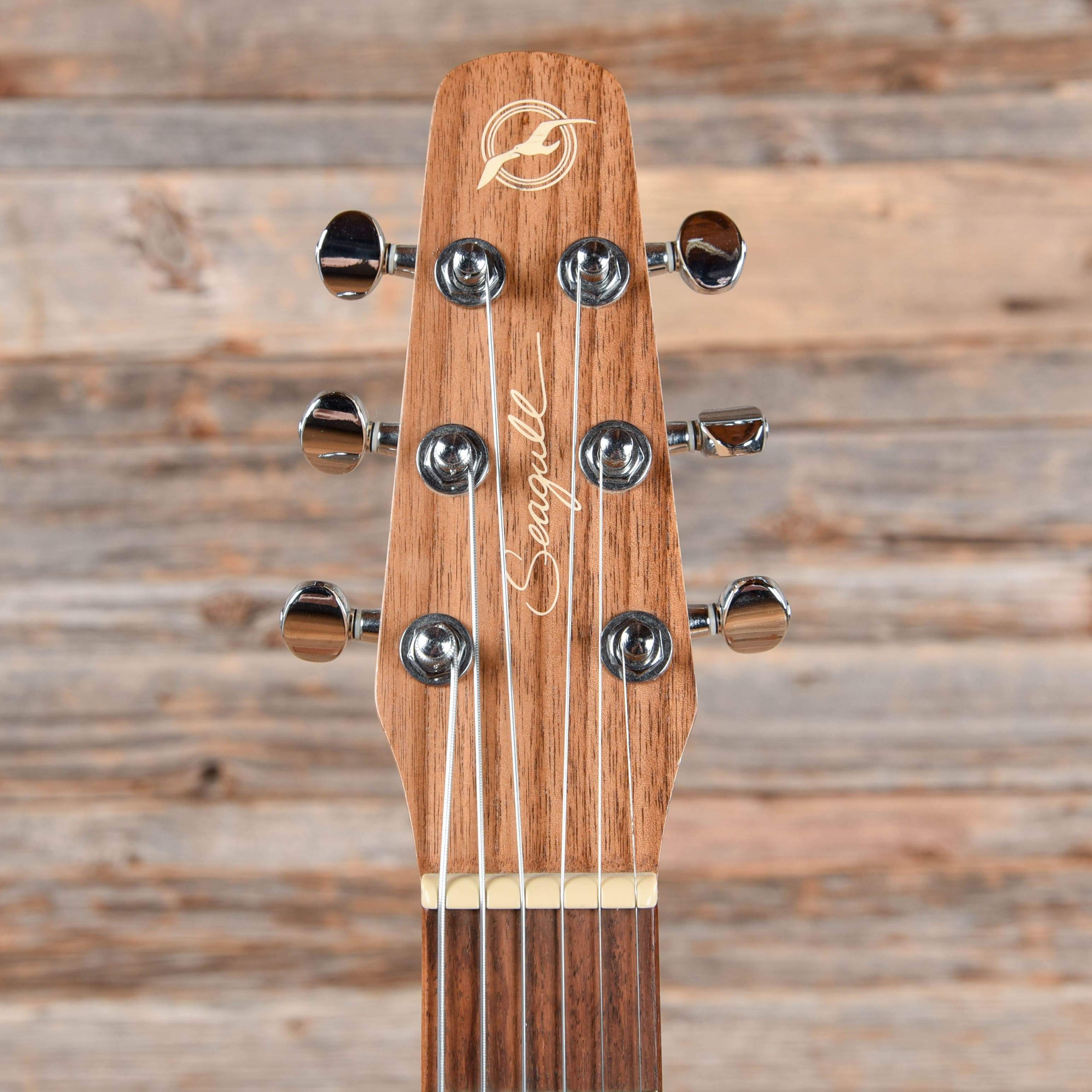 Seagull Walnut ISyst Natural Acoustic Guitars / Dreadnought