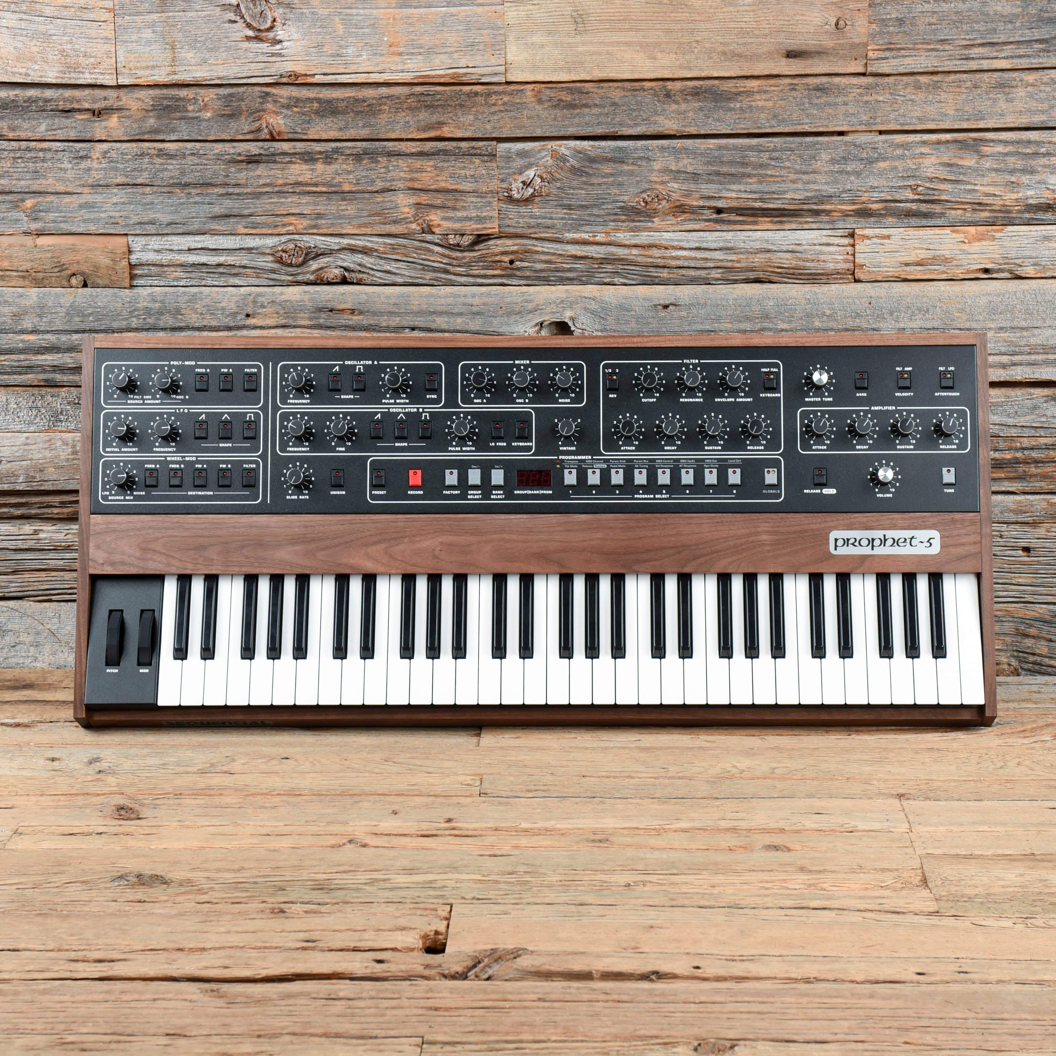 鍵盤楽器 SEQUENTIAL Prophet-5 Rev.4 Sequential Prophet-5 Rev4 - Organology: Musical Instruments