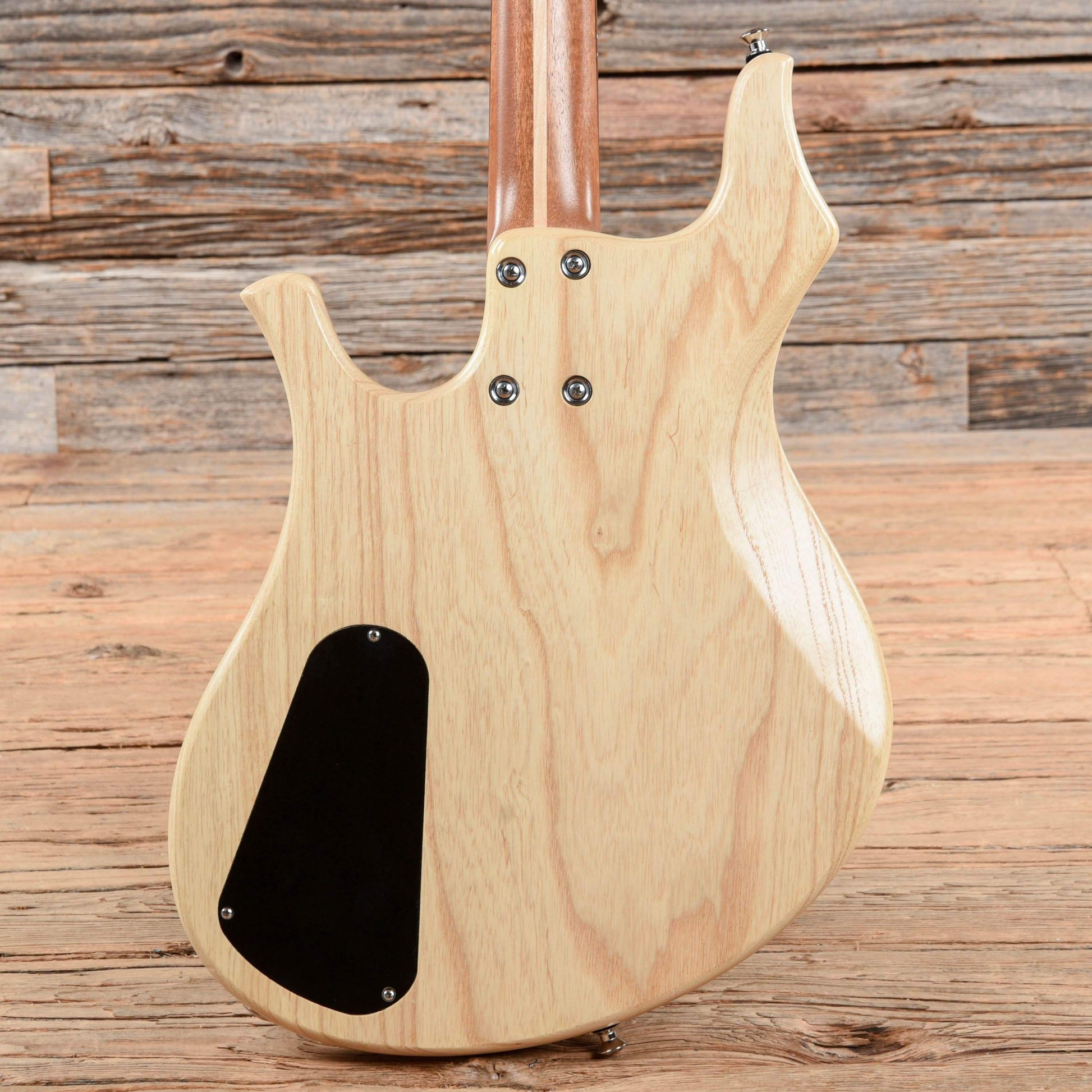 Serek Metropolis White Bass Guitars / Short Scale