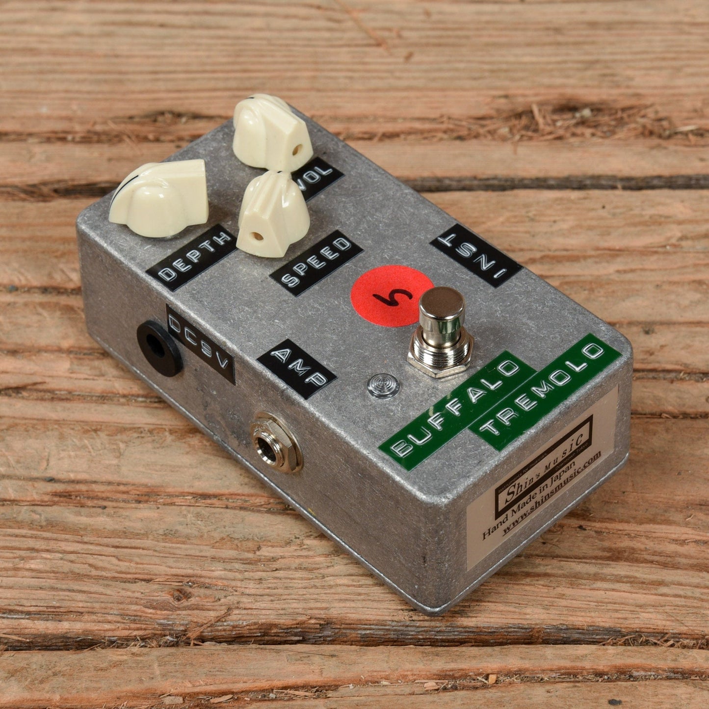 Shin's Music Buffalo Tremolo Effects and Pedals / Tremolo