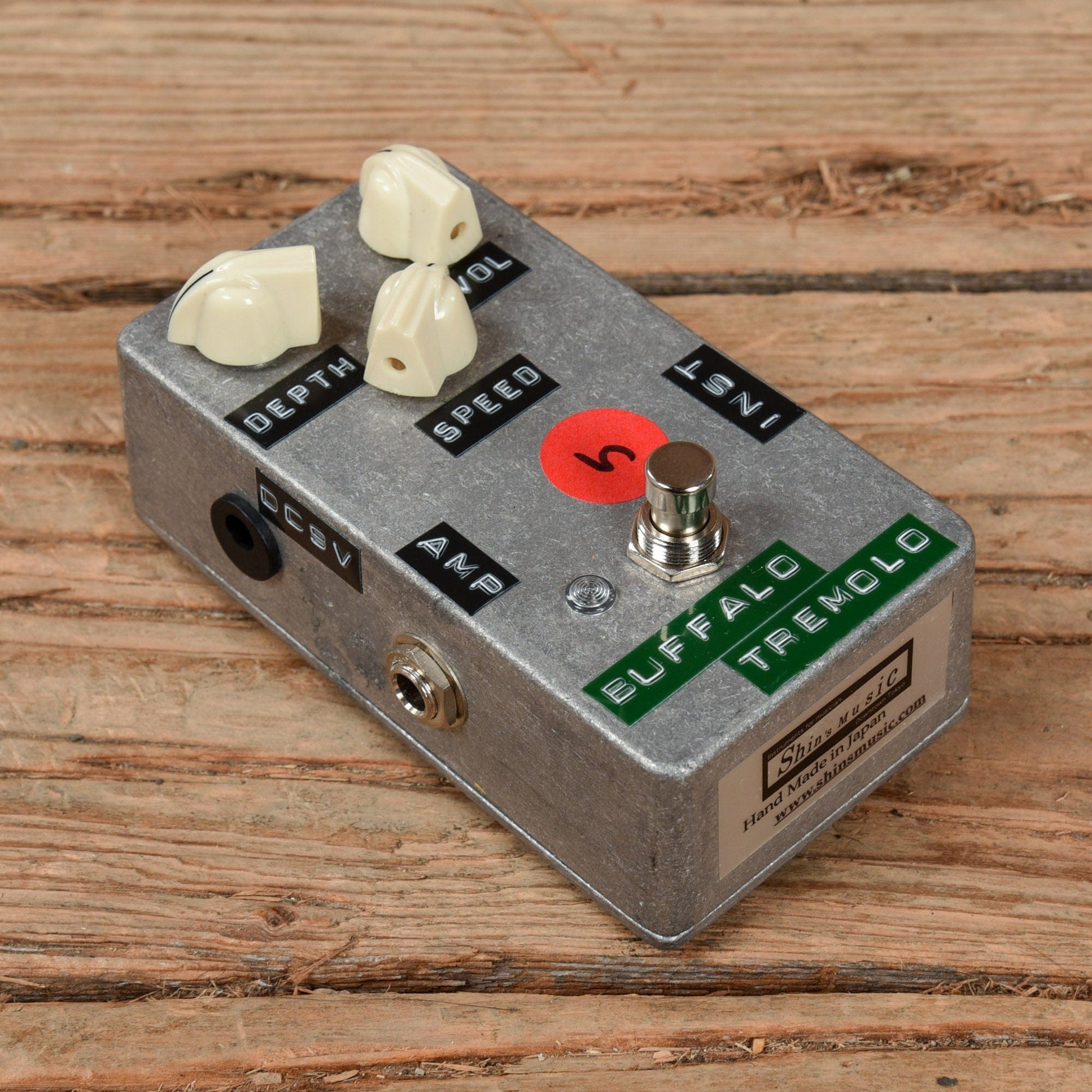 Shin's Music Buffalo Tremolo Effects and Pedals / Tremolo