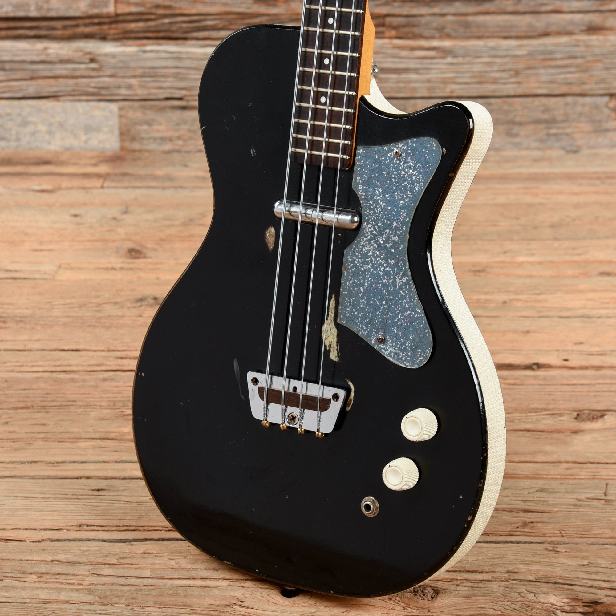 Silvertone 1444 Electric Bass Black Sparkle 1963 Bass Guitars / Short Scale