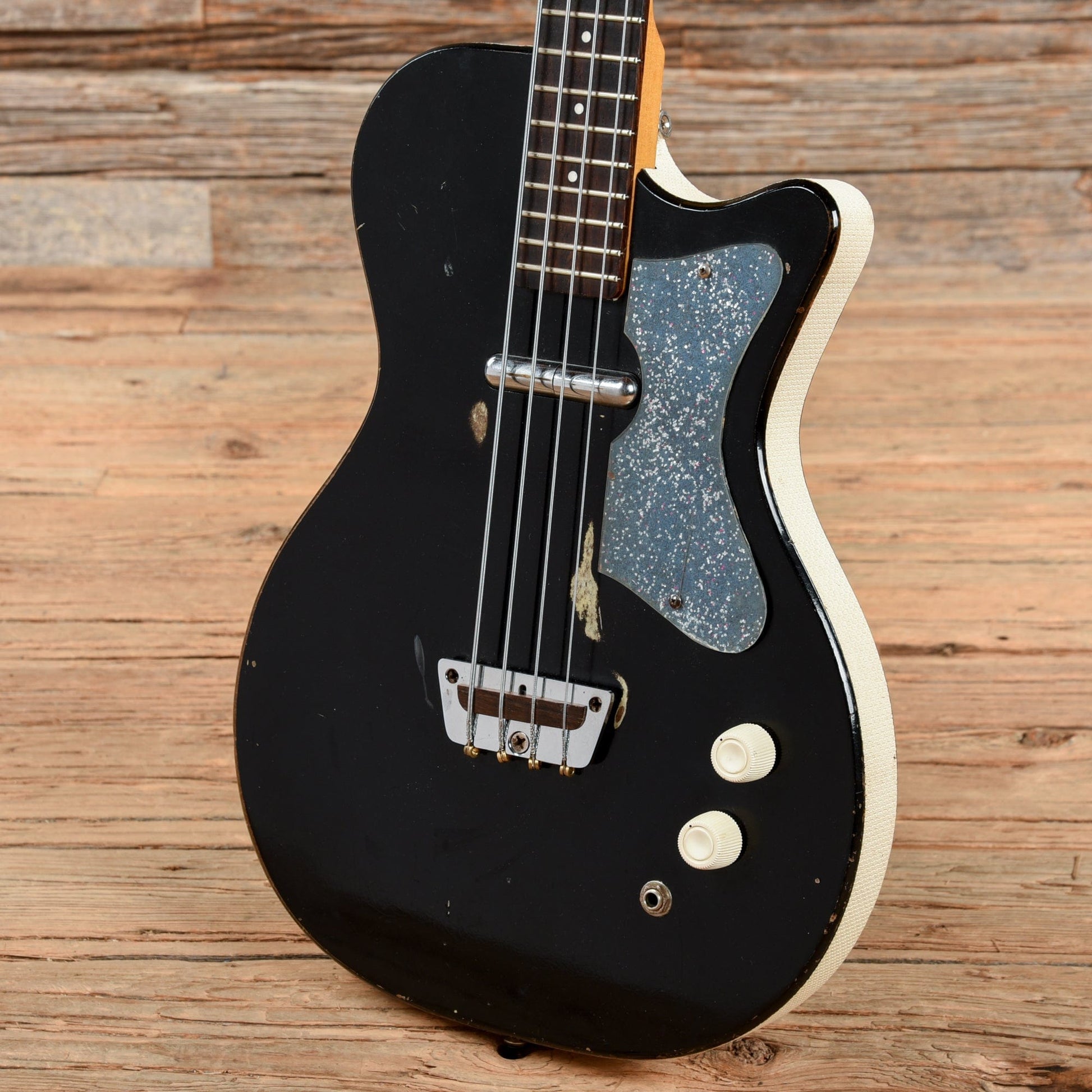 Silvertone 1444 Electric Bass Black Sparkle 1963 Bass Guitars / Short Scale