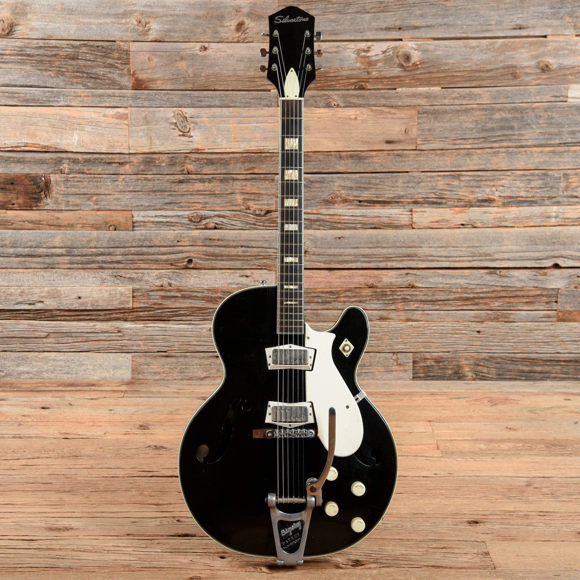 Silvertone 1446 Hollow Body Black 1960s Electric Guitars / Hollow Body