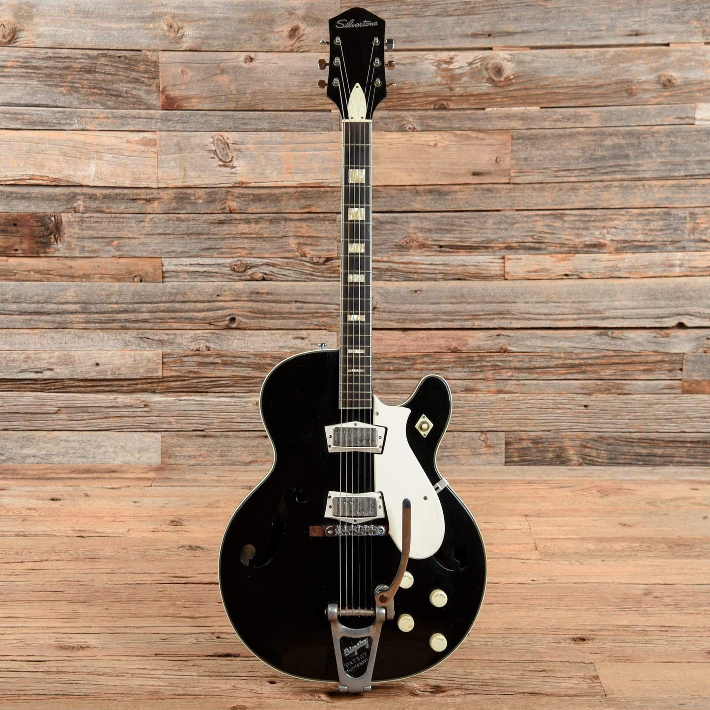 Silvertone 1446 Hollow Body Black 1960s Electric Guitars / Hollow Body