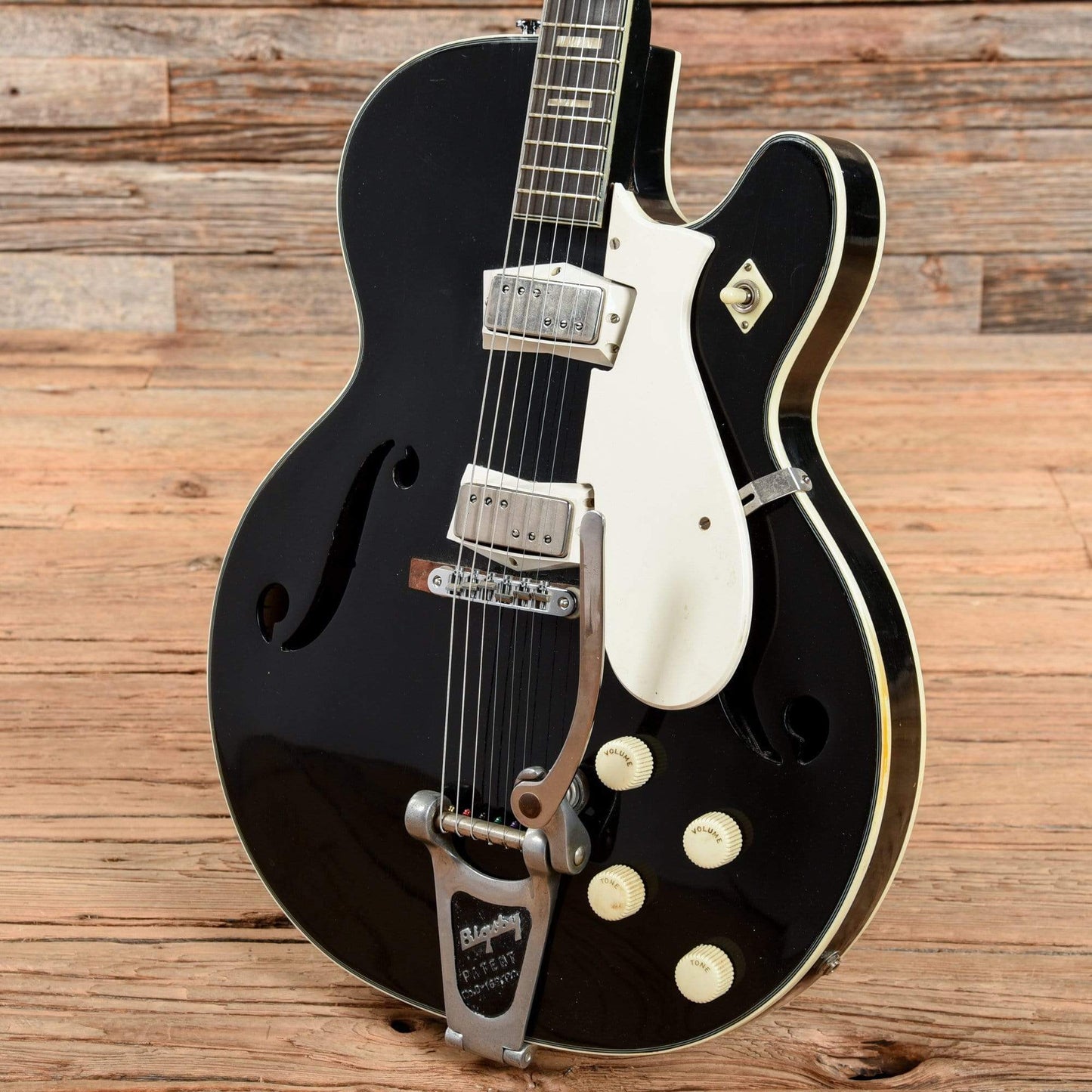 Silvertone 1446 Hollow Body Black 1960s Electric Guitars / Hollow Body