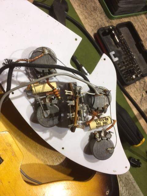 Silvertone H-46 Sunburst 1968 Electric Guitars / Hollow Body