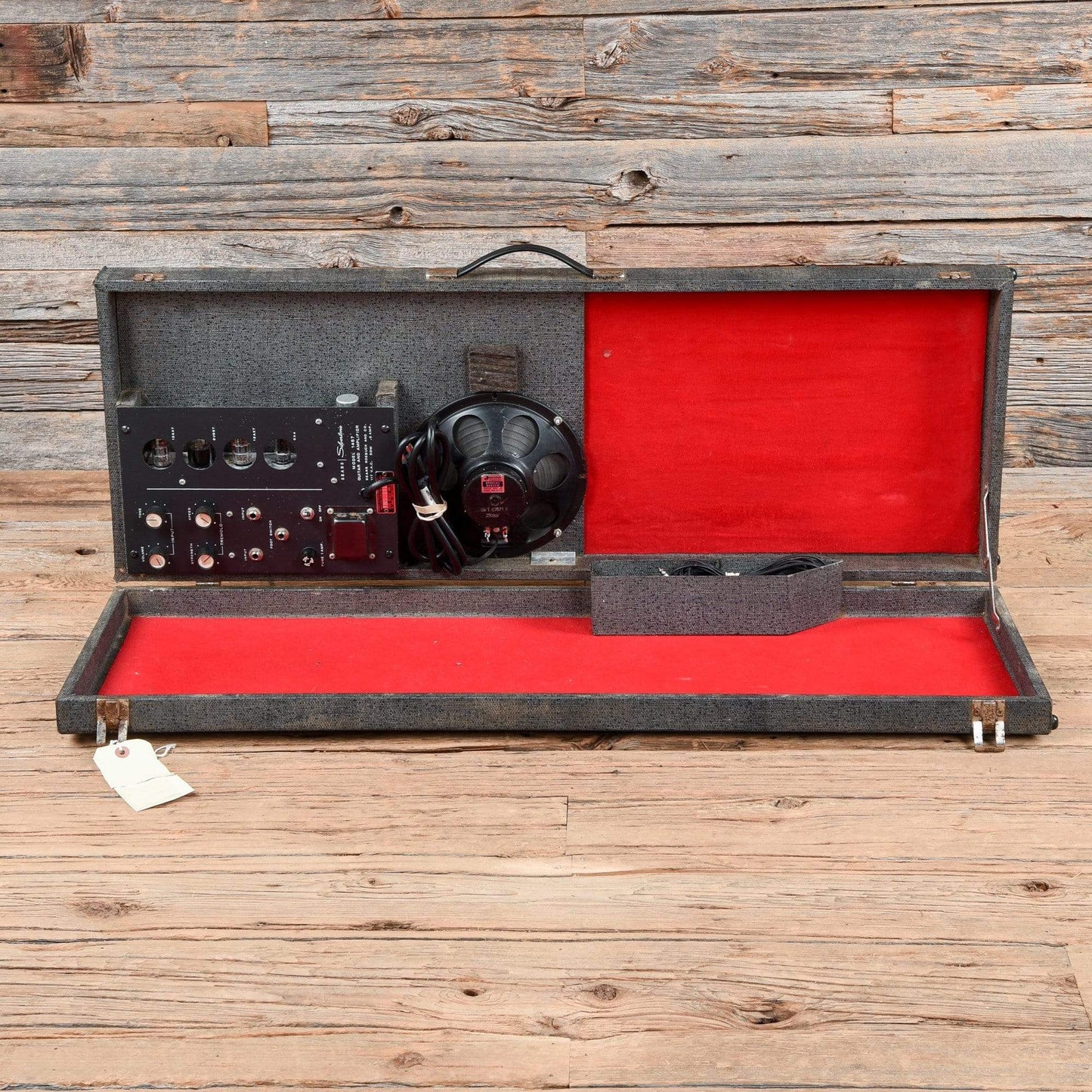 Silvertone 1457 2-Pickup w/Amp-in-Case Red Burst 1964 Electric Guitars / Lap Steel