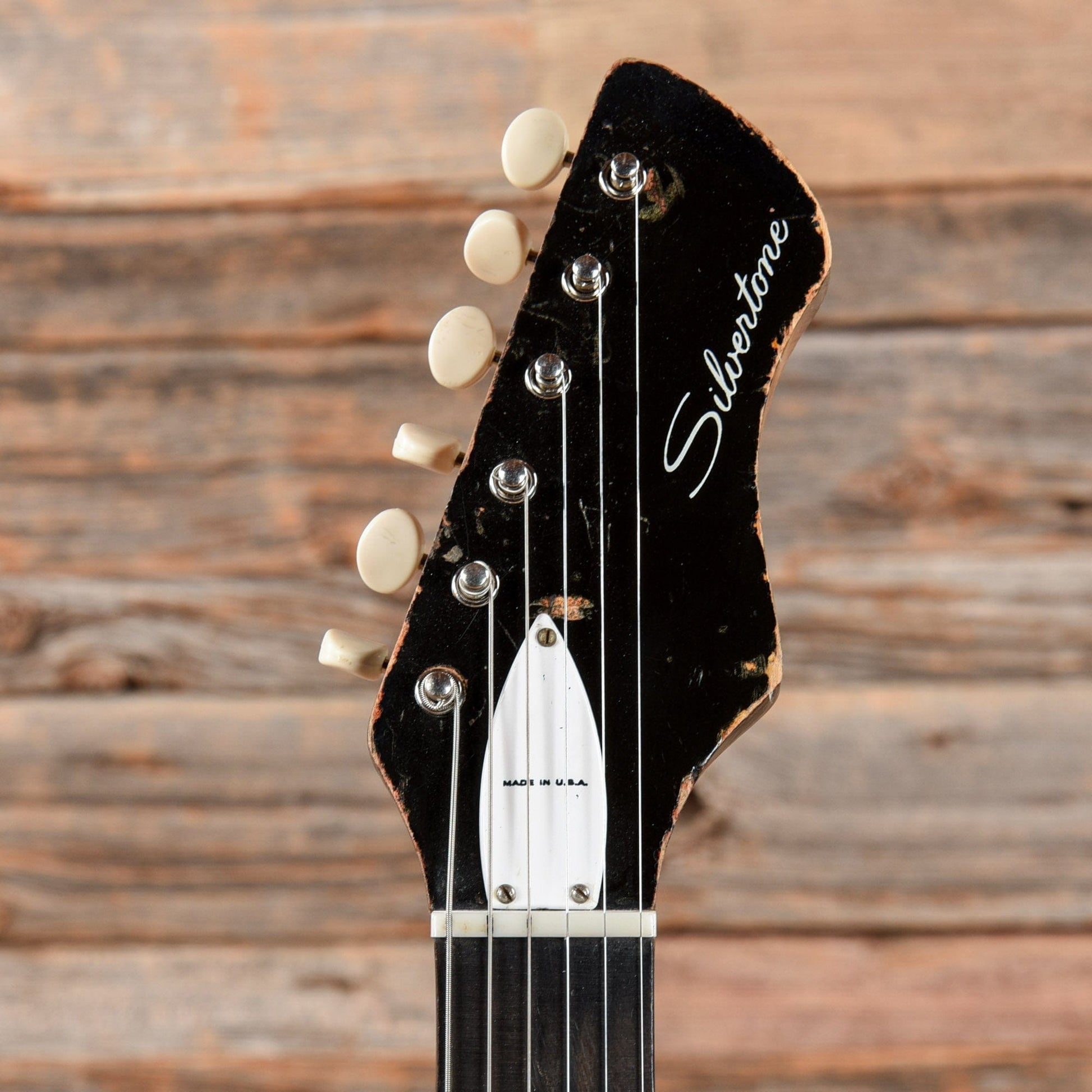 Silvertone Bobkat Sunburst 1966 Electric Guitars / Solid Body