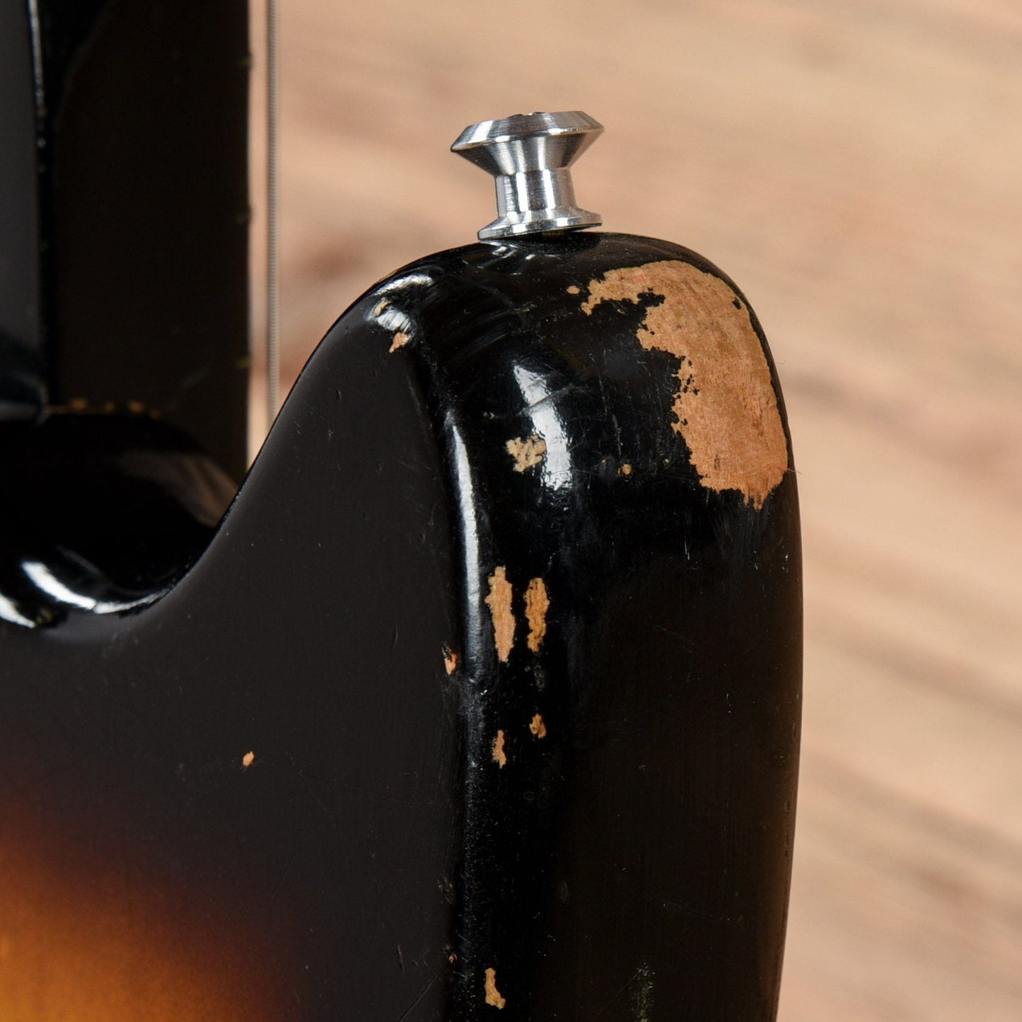 Silvertone Bobkat Sunburst 1966 Electric Guitars / Solid Body