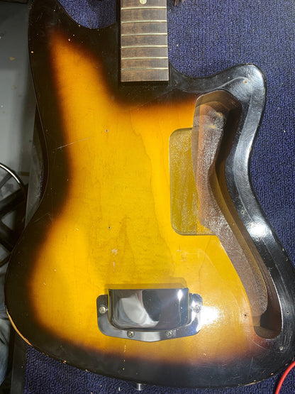 Silvertone Bobkat Sunburst 1966 Electric Guitars / Solid Body