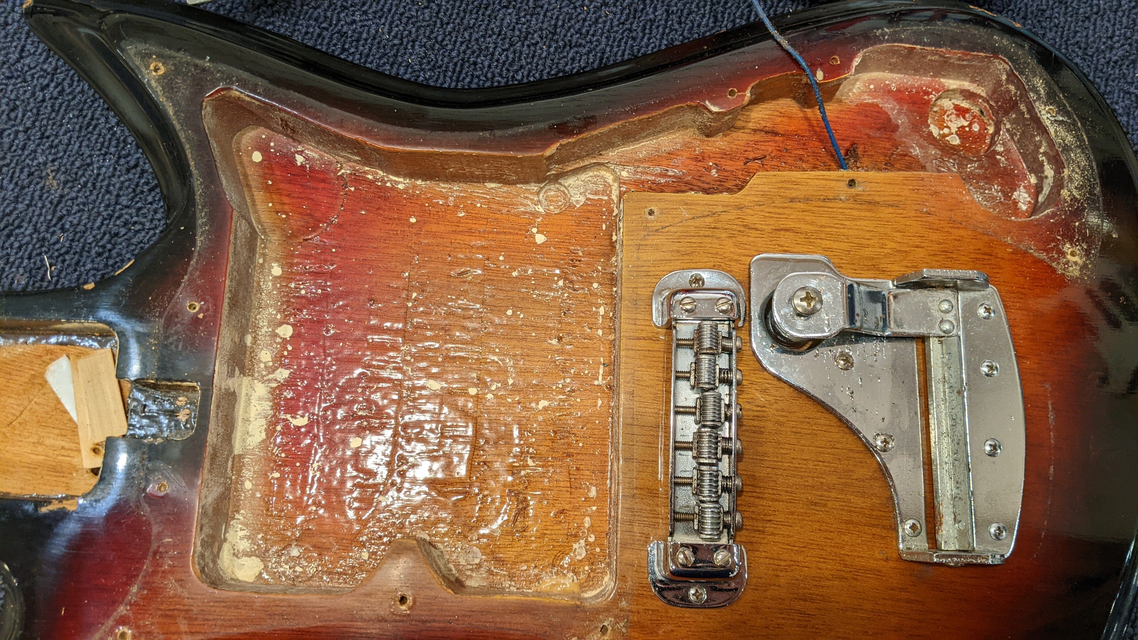 Silvertone Model 1437 Sharkfin Sunburst 1970s Electric Guitars / Solid Body