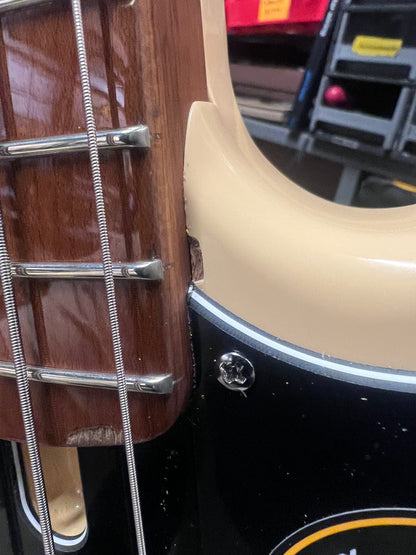 Sire Marcus Miller D5 Alder 4-String Vintage White Bass Guitars / 4-String
