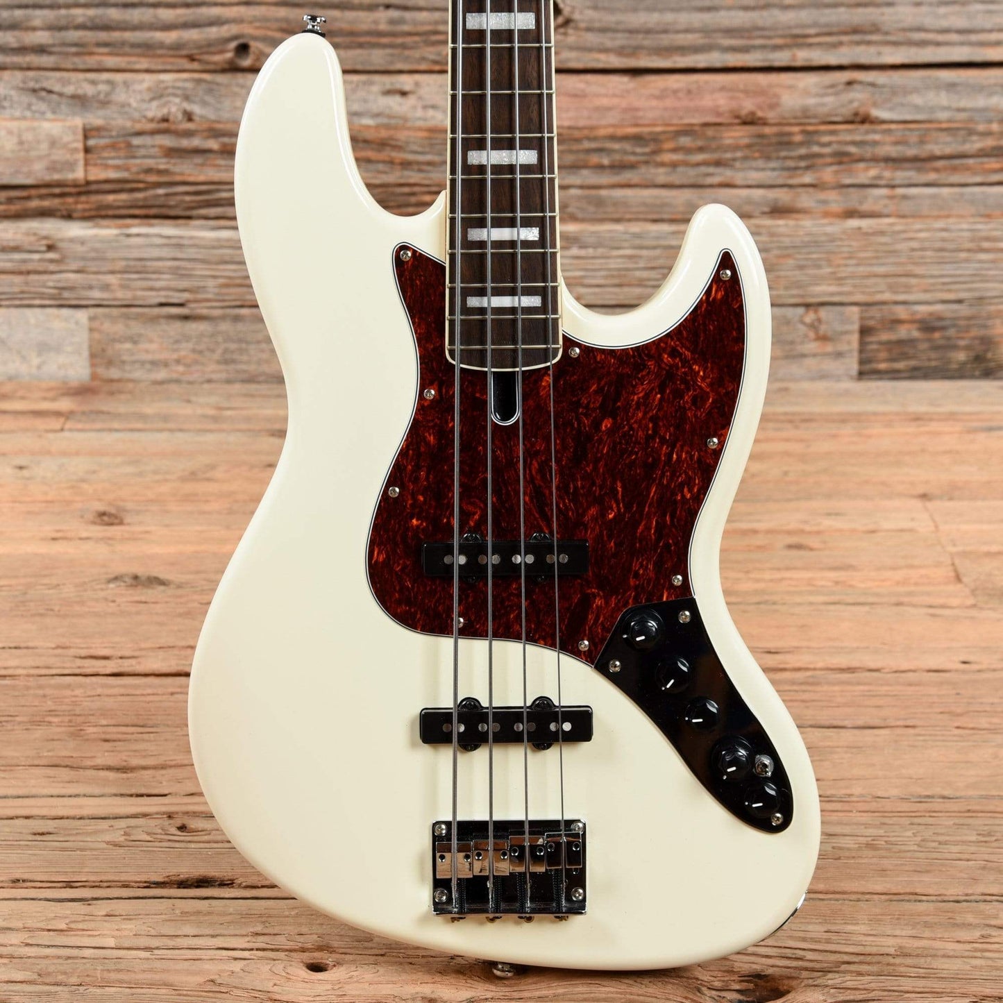Sire Marcus Miller V7 Antique White 2019 Bass Guitars / 4-String