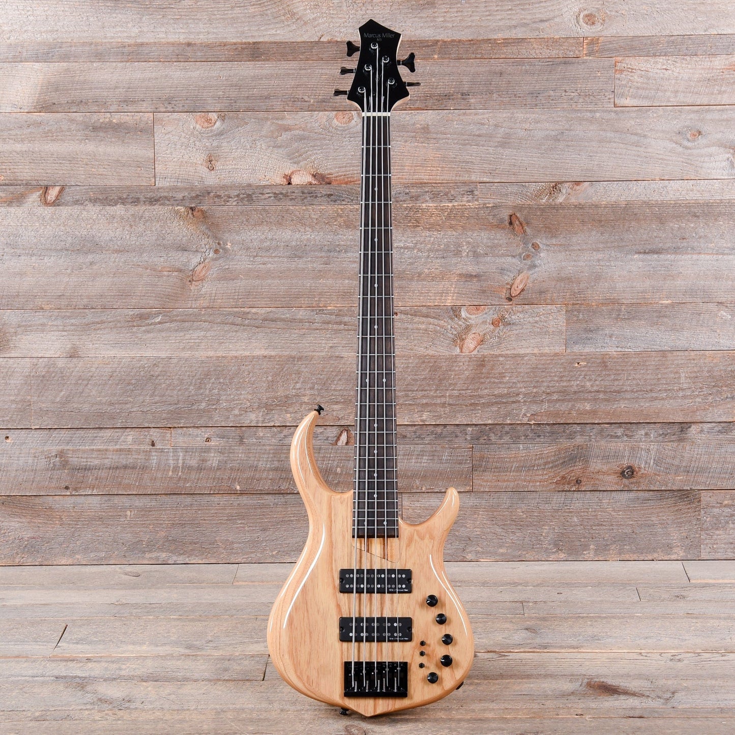 Sire Marcus Miller M5 Swamp Ash 5-String Natural Satin (2nd Gen) Bass Guitars / 5-String or More