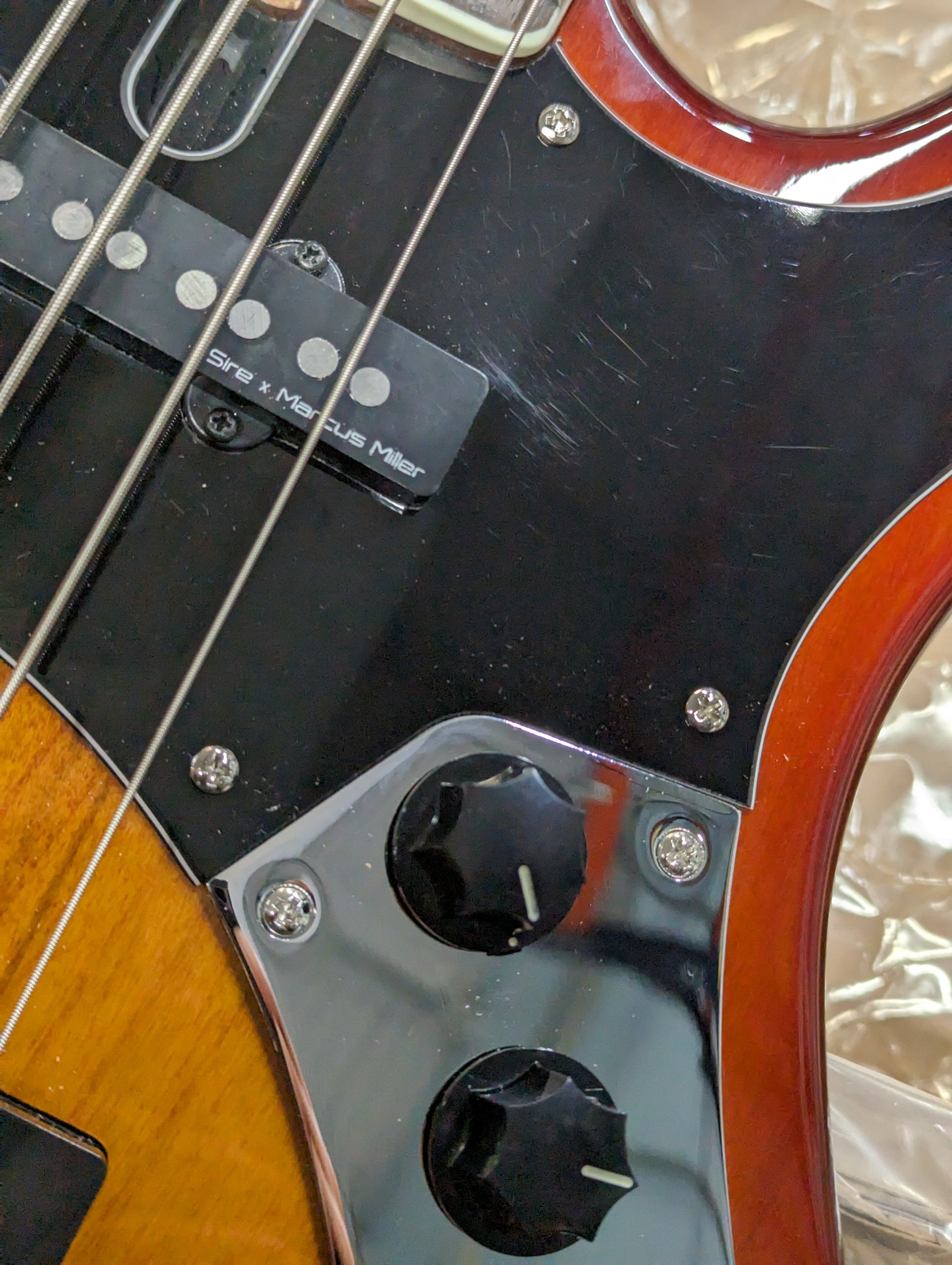 Sire Marcus Miller V5 24 5-String Tobacco Sunburst Bass Guitars / 5-String or More