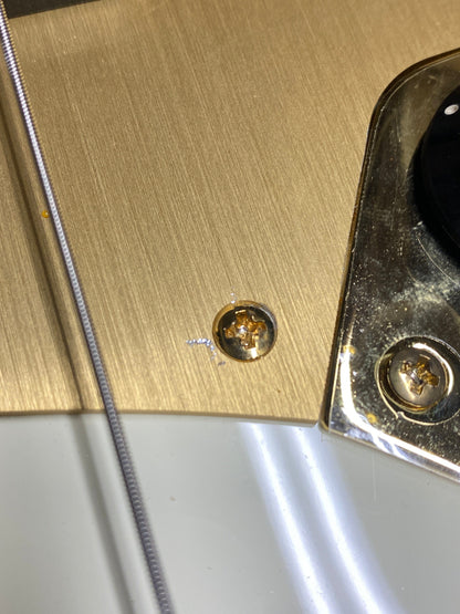 Squier 40th Anniversary Gold Edition Jazz Bass Olympic White w/Gold Anodized Pickguard Bass Guitars / 4-String