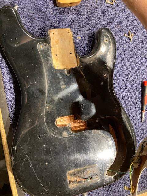 Squier Bullet Bass Black 1983 Bass Guitars / 4-String