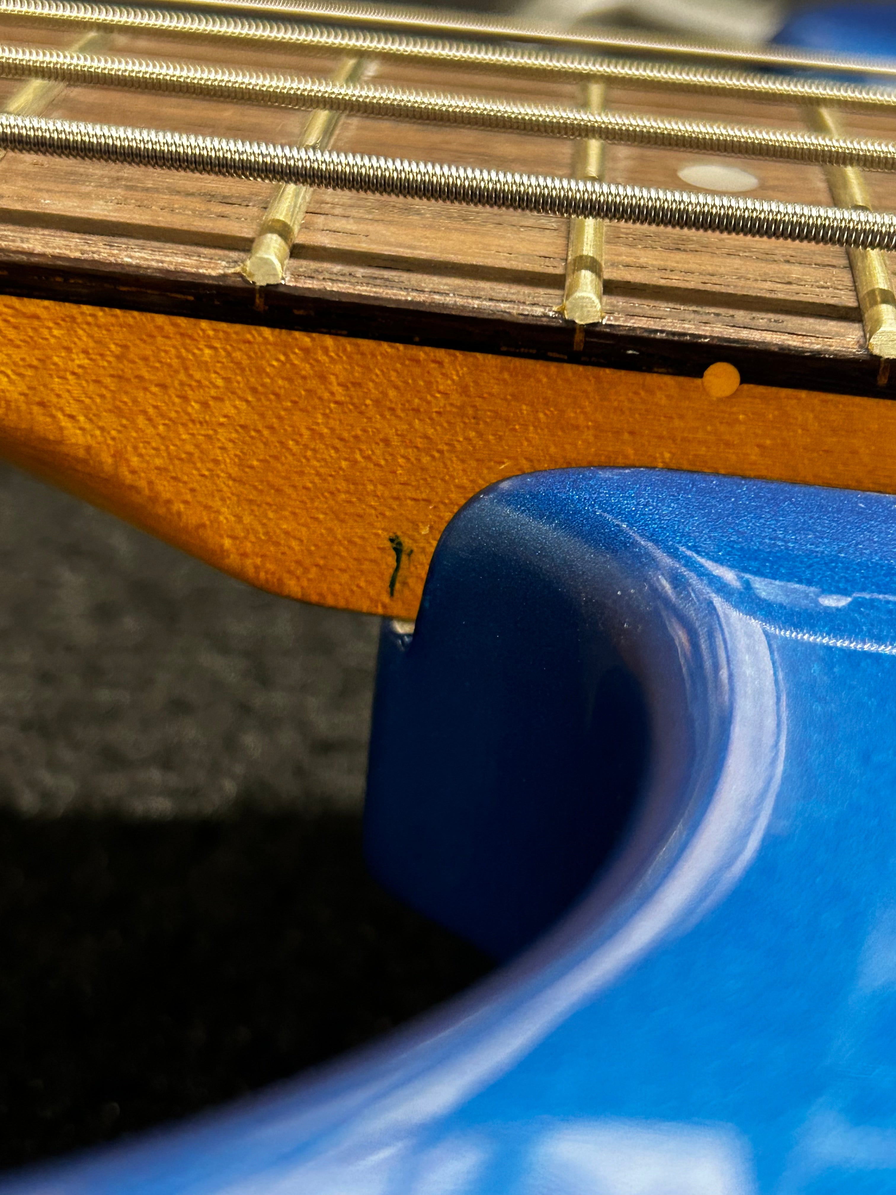 Squier Classic Vibe '60s Competition Mustang Bass Lake Placid Blue w/Olympic White Stripe Bass Guitars / 4-String