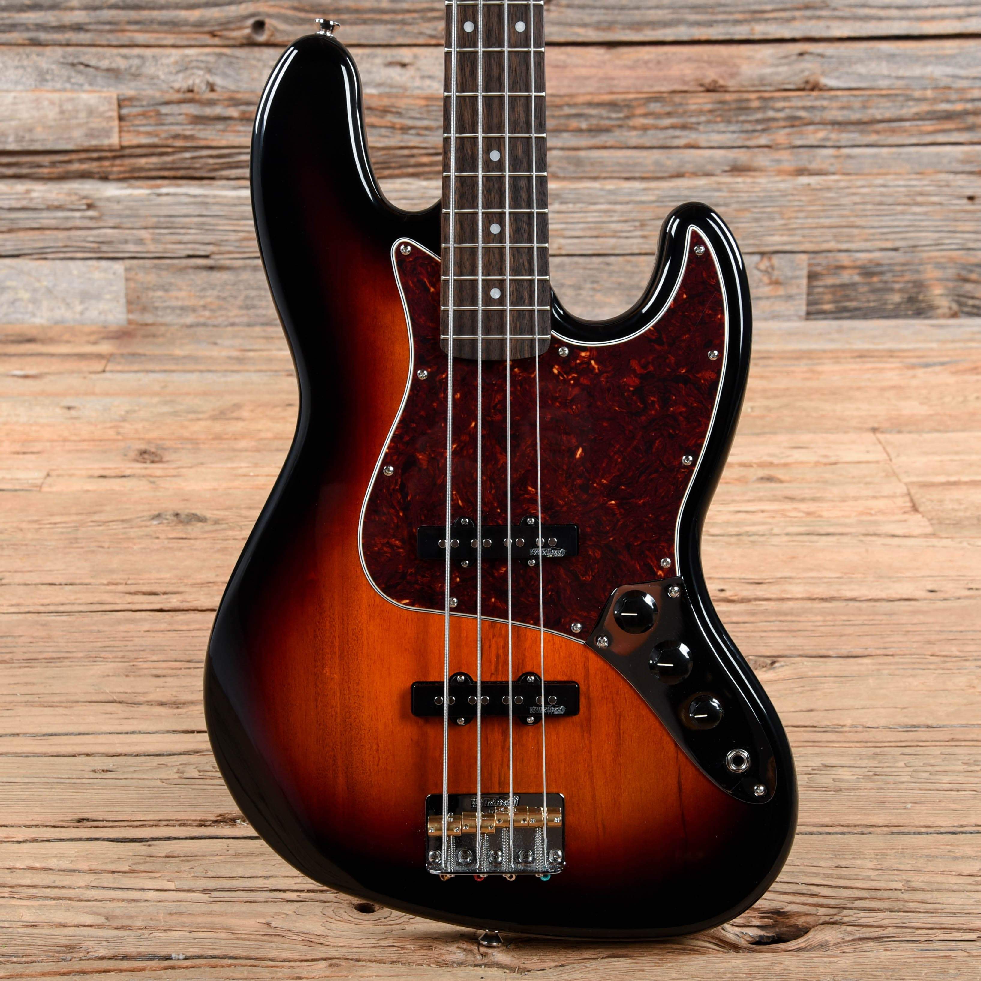Squier Classic Vibe '60s Jazz Bass 3-Color Sunburst 2020 Bass Guitars / 4-String