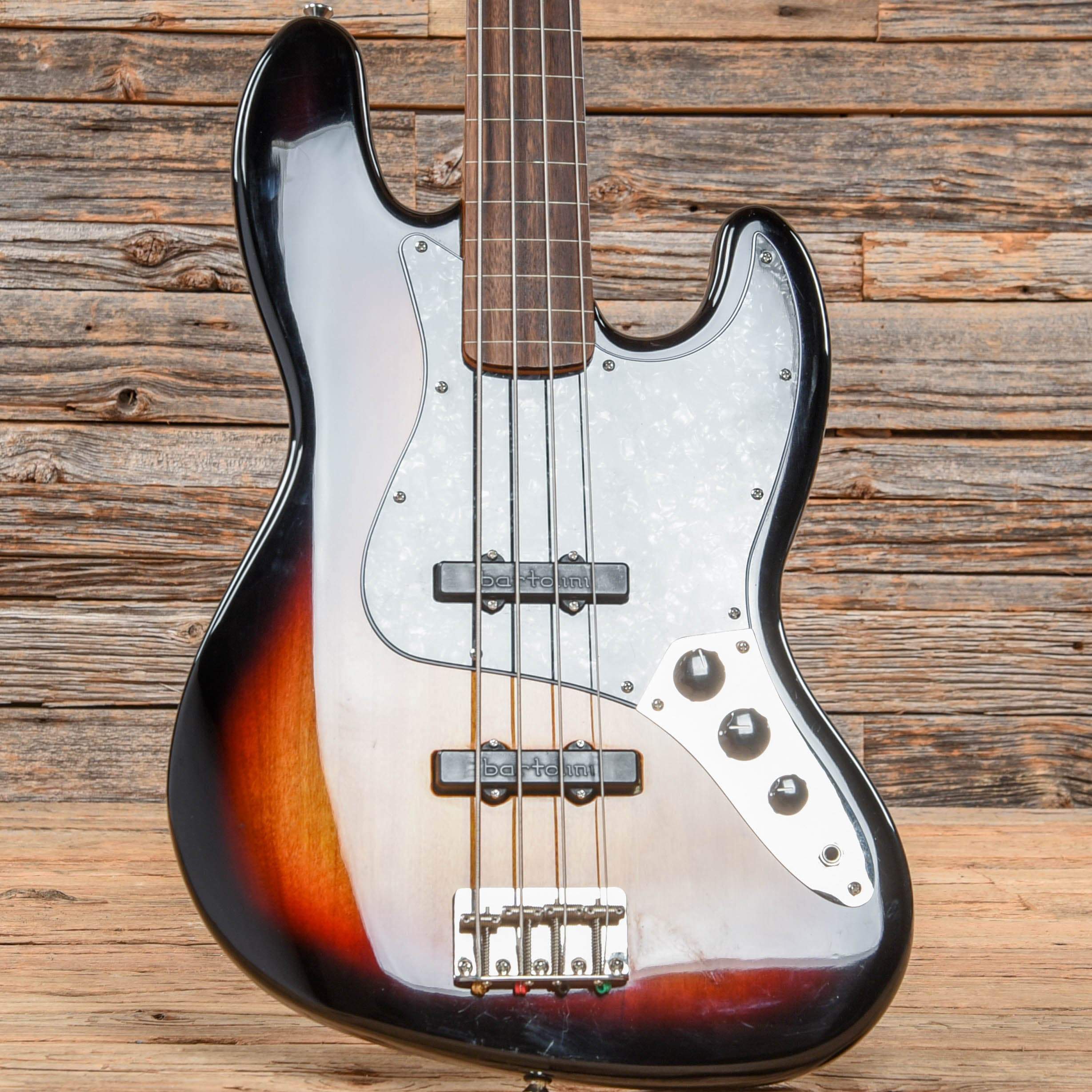 Squier Classic Vibe '60s Jazz Bass Fretless Sunburst 2019 Bass Guitars / 4-String