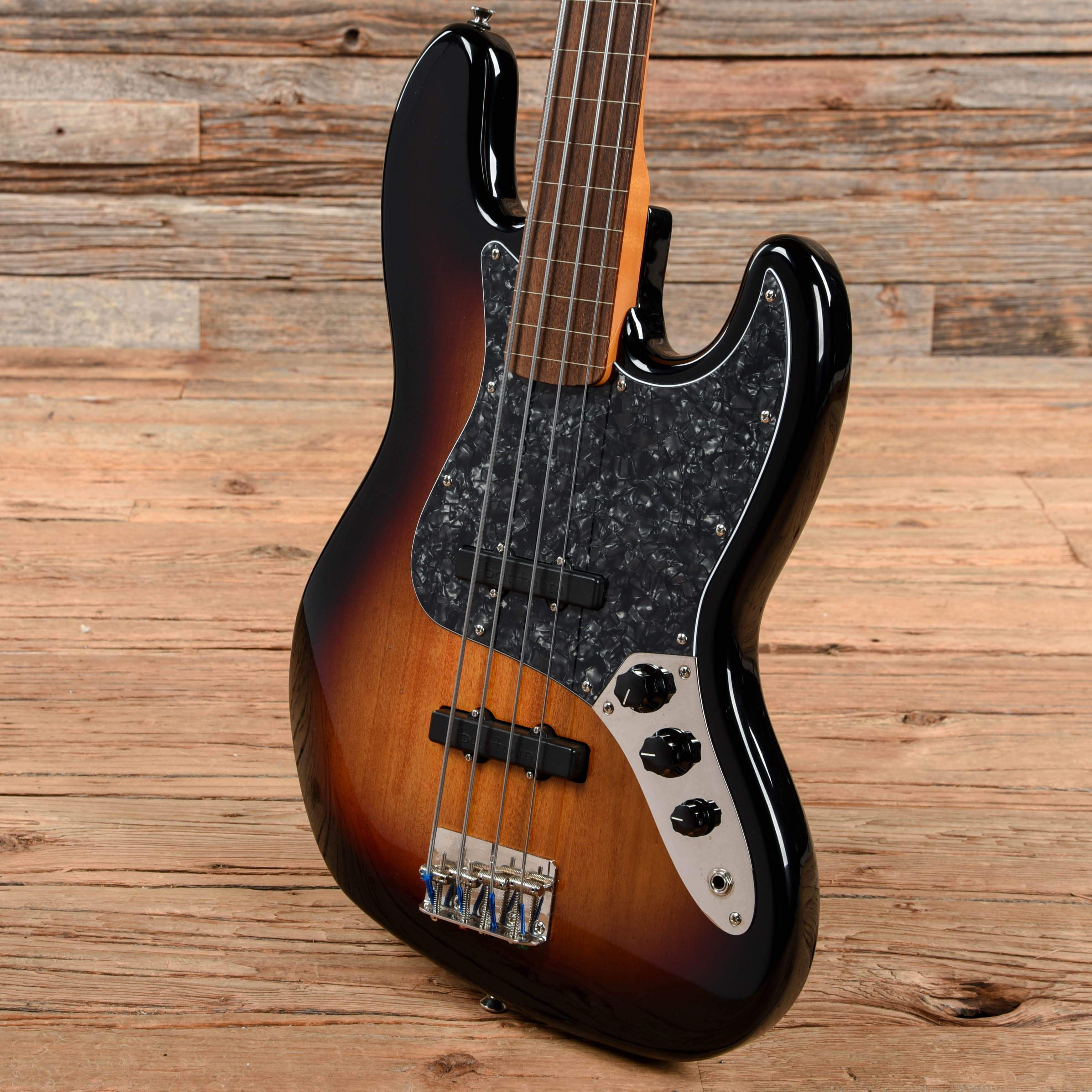 Squier Classic Vibe '60s Jazz Bass Fretless Sunburst 2019 Bass Guitars / 4-String