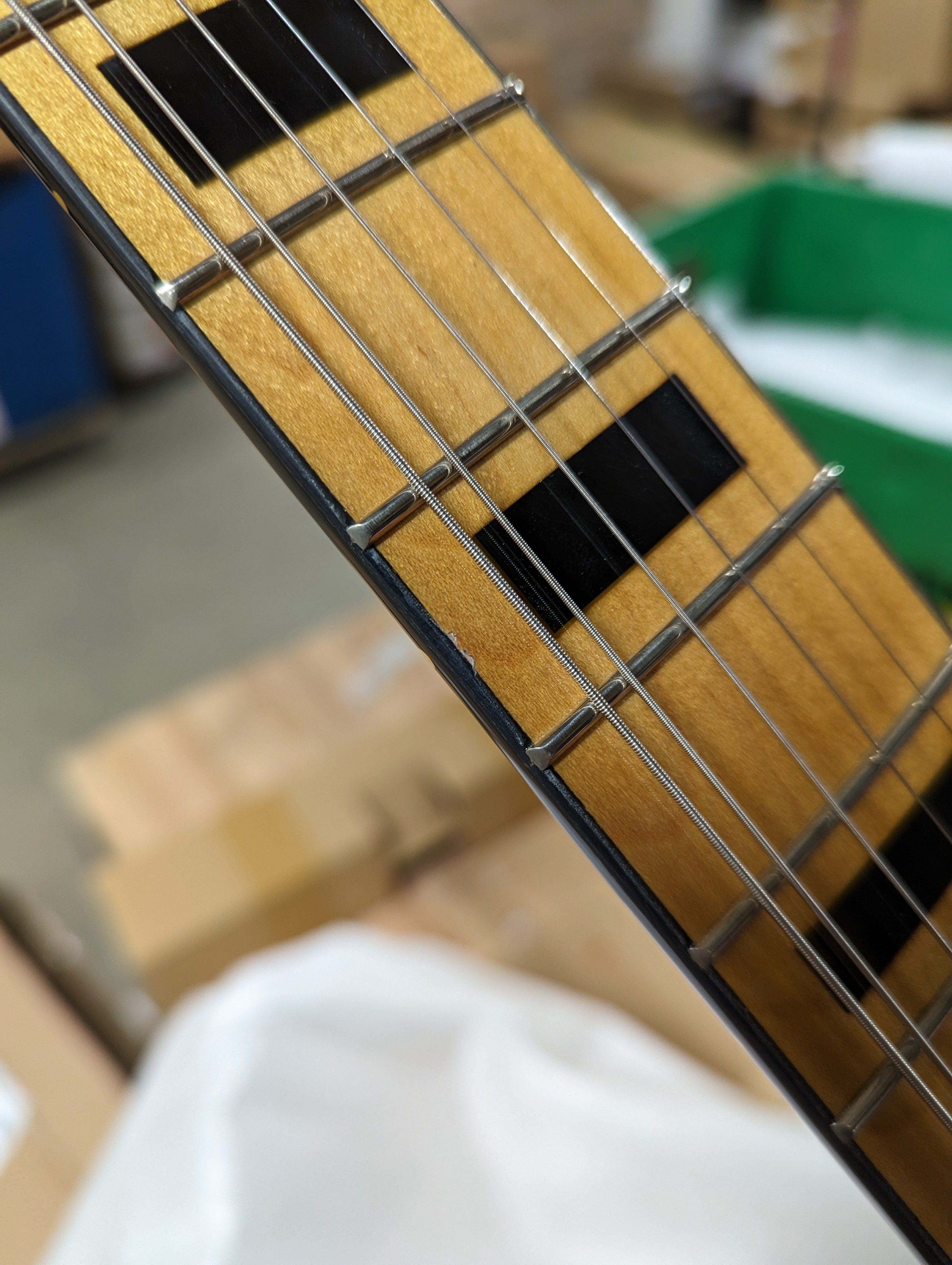 Squier Classic Vibe 70s Jazzmaster Maple Neck Walnut w/Black Blocks/Binding Bass Guitars / 4-String