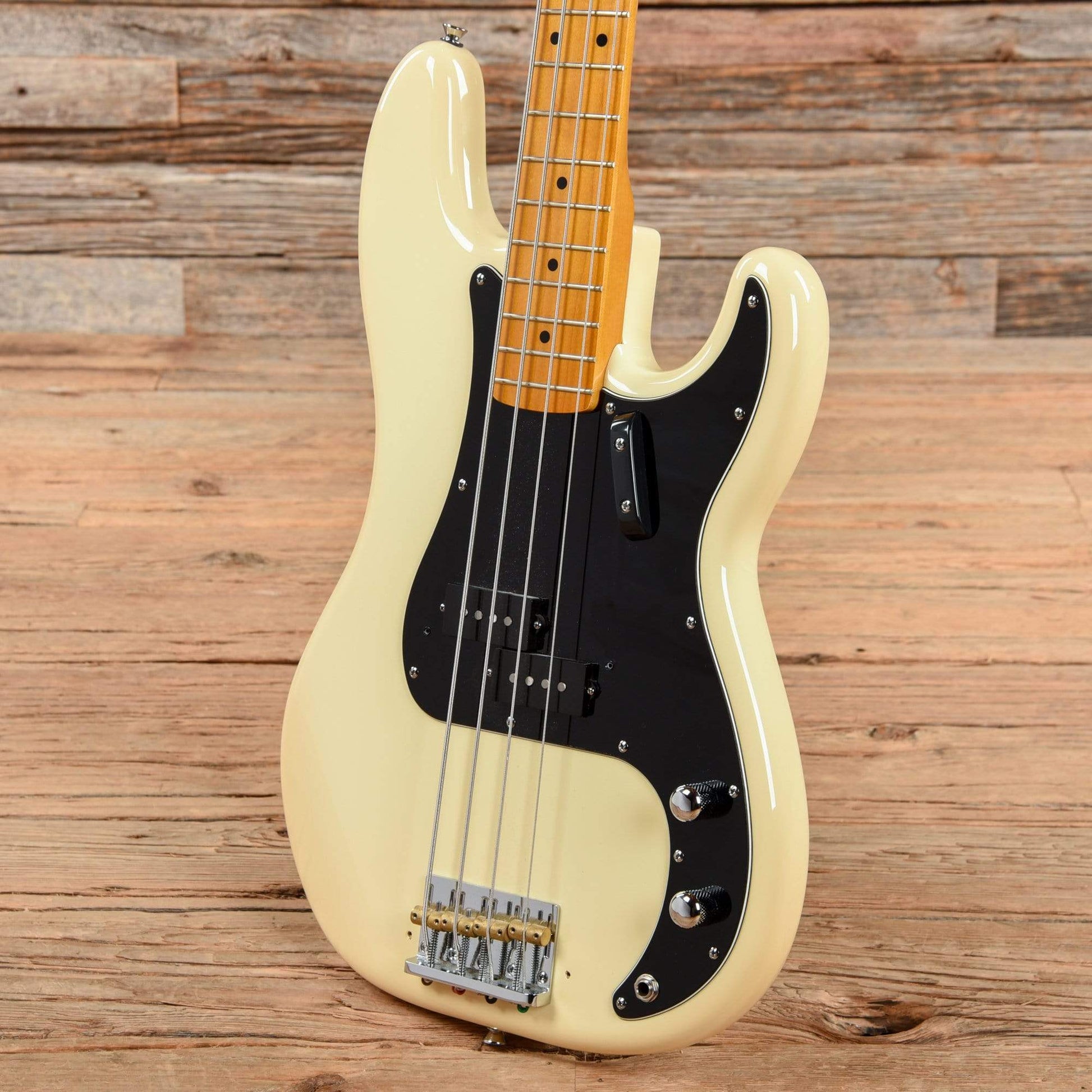 Squier Matt Freeman Signature Precision Bass Vintage White 2014 Bass Guitars / 4-String