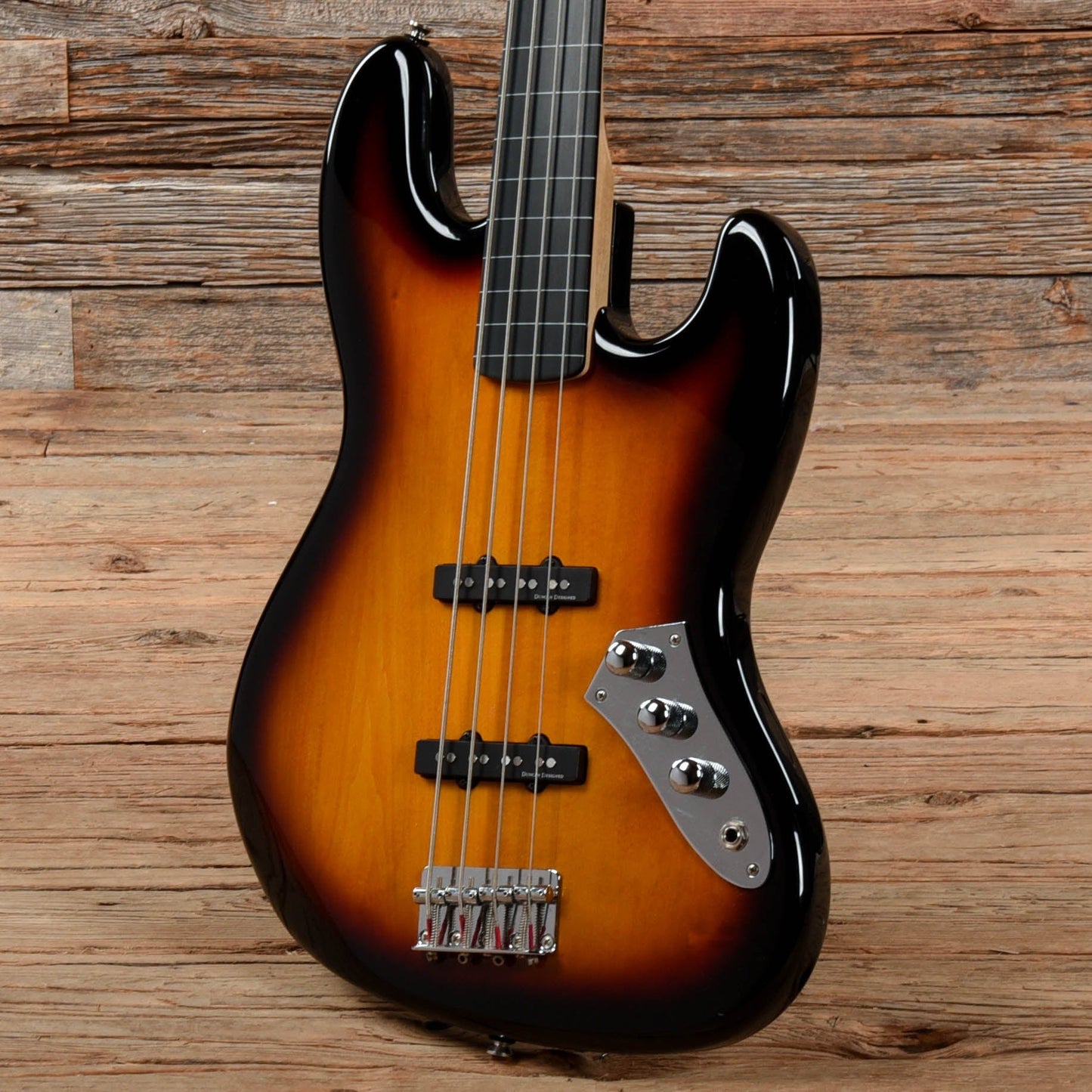 Squier Vintage Modified Jazz Bass Fretless Sunburst 2008 Bass Guitars / 4-String