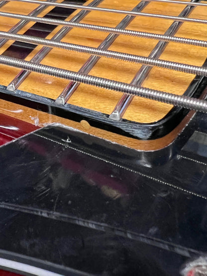 Squier Classic Vibe Bass VI Maple Neck Walnut w/Black Blocks/Binding & 3-Ply Black Bass Guitars / 5-String or More