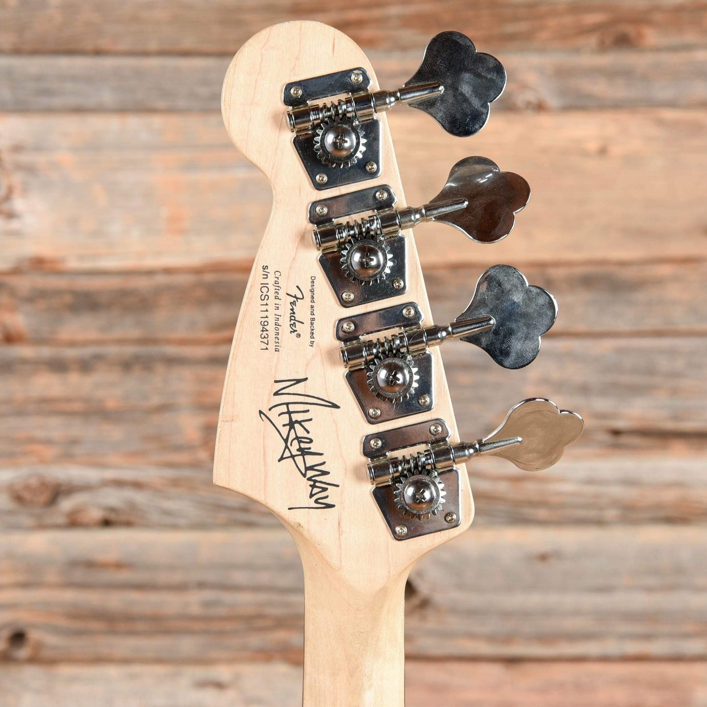 Squier Mikey Way Signature Mustang Bass Silver Sparkle 2011 Bass Guitars / Short Scale