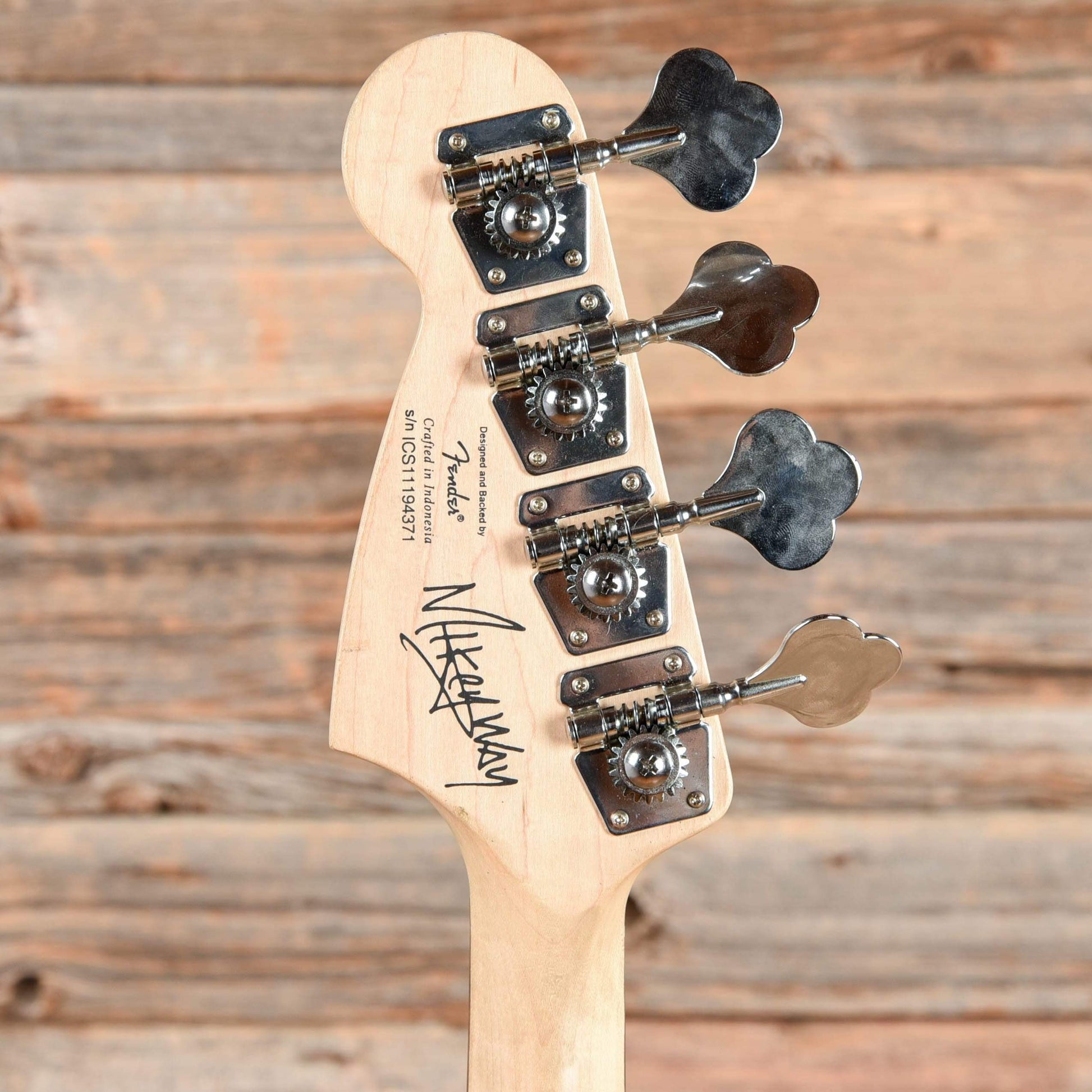 Squier Mikey Way Signature Mustang Bass Silver Sparkle 2011 Bass Guitars / Short Scale