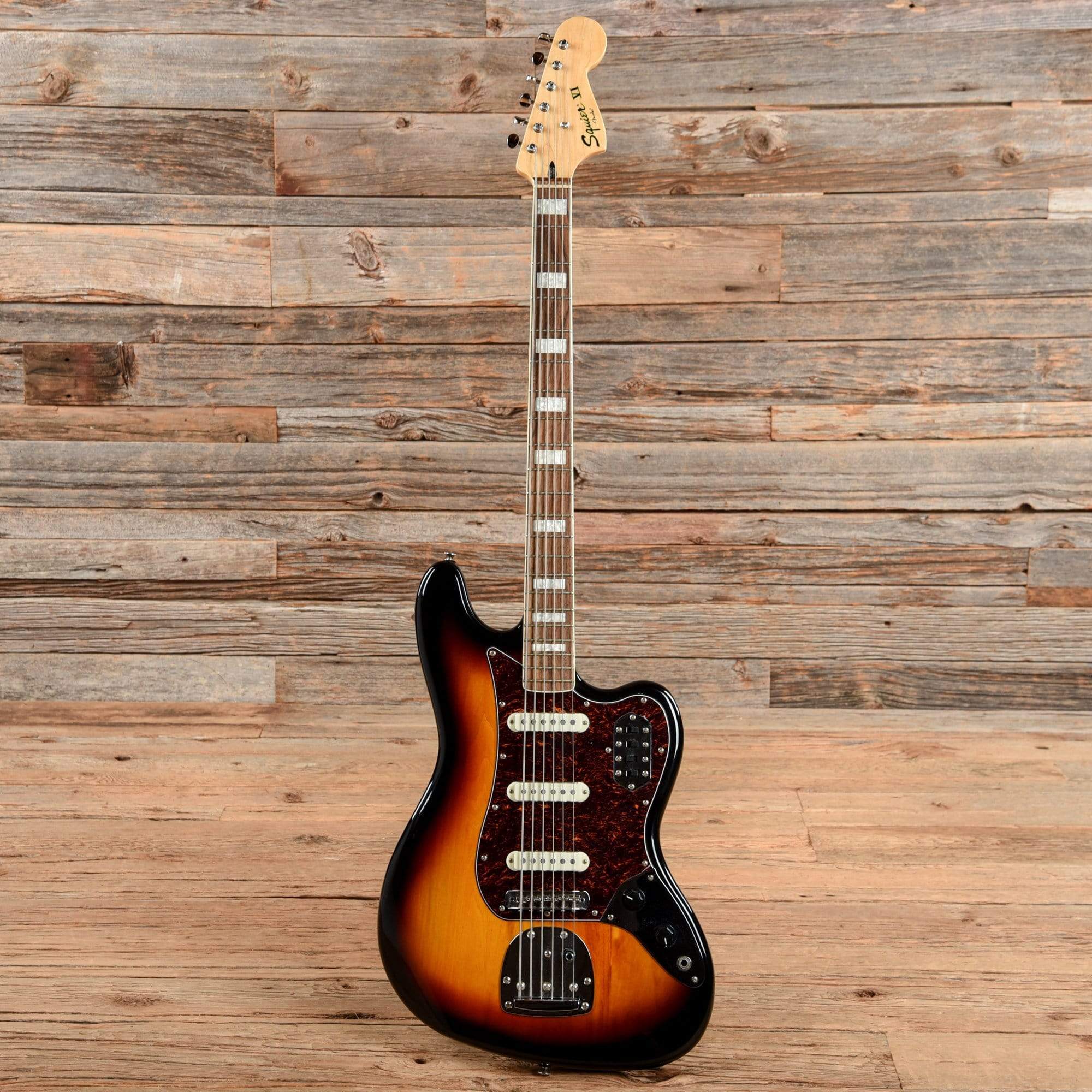 Squier Vintage Modified Bass VI Sunburst 2015 Bass Guitars / Short Scale