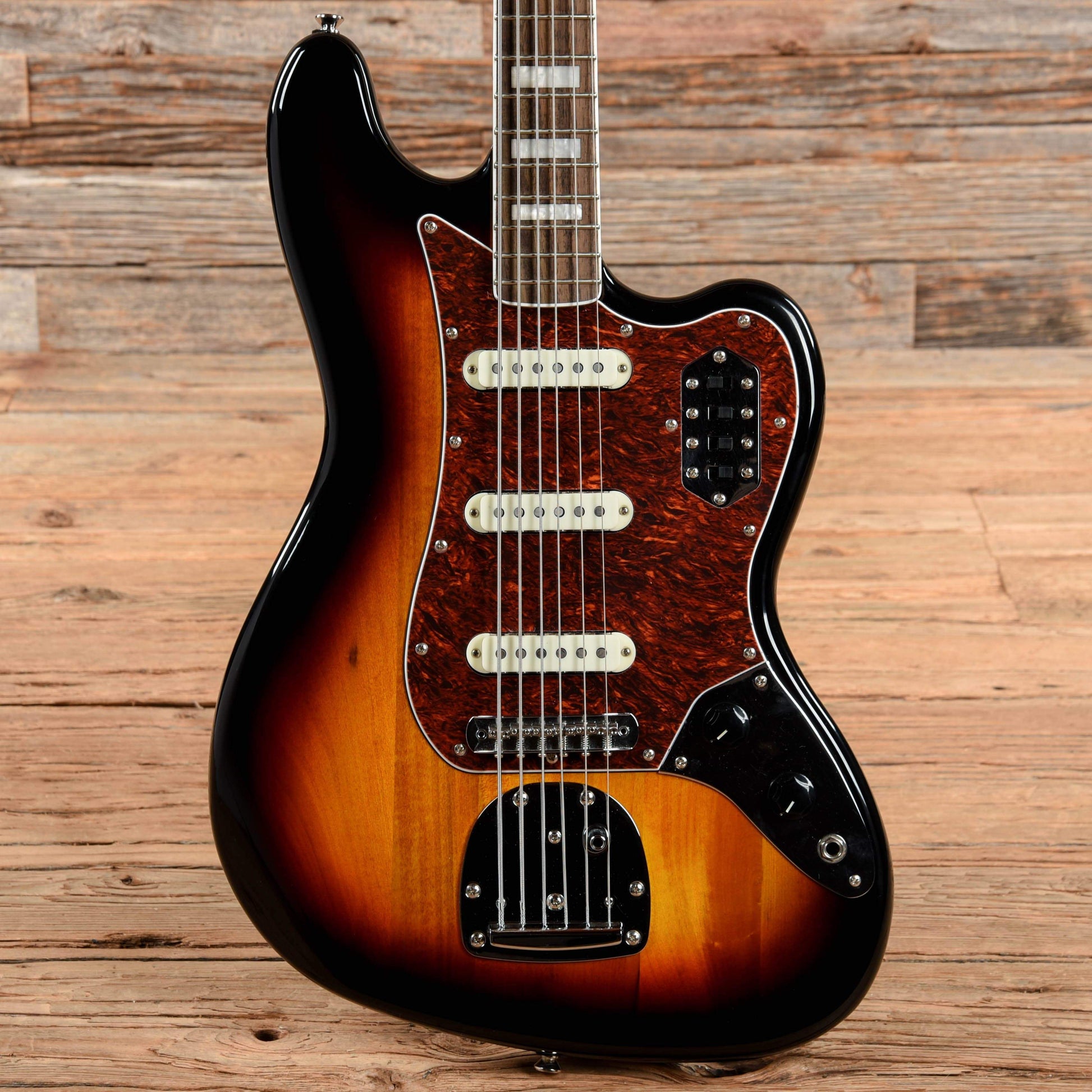 Squier Vintage Modified Bass VI Sunburst 2017 Bass Guitars / Short Scale
