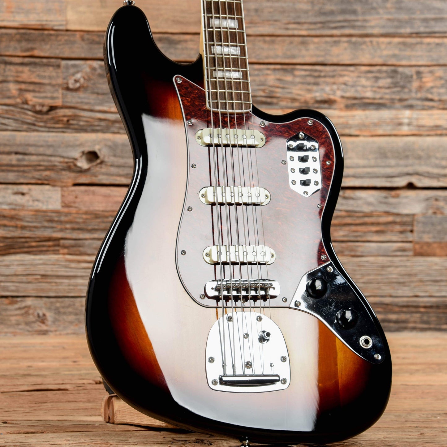 Squier Vintage Modified Bass VI Sunburst 2017 Bass Guitars / Short Scale