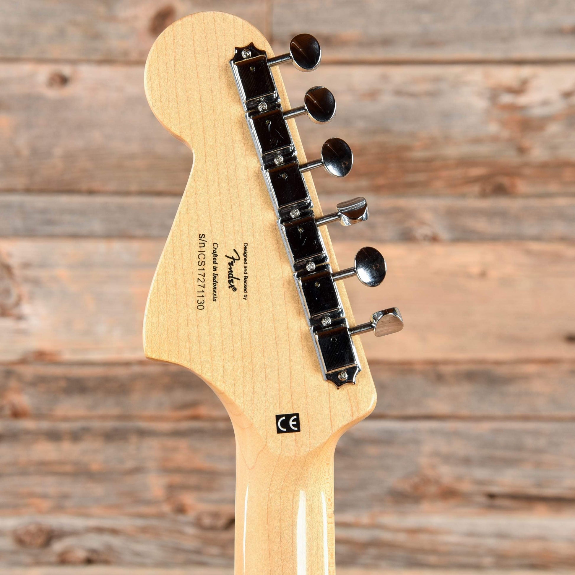 Squier Vintage Modified Bass VI Sunburst 2017 Bass Guitars / Short Scale