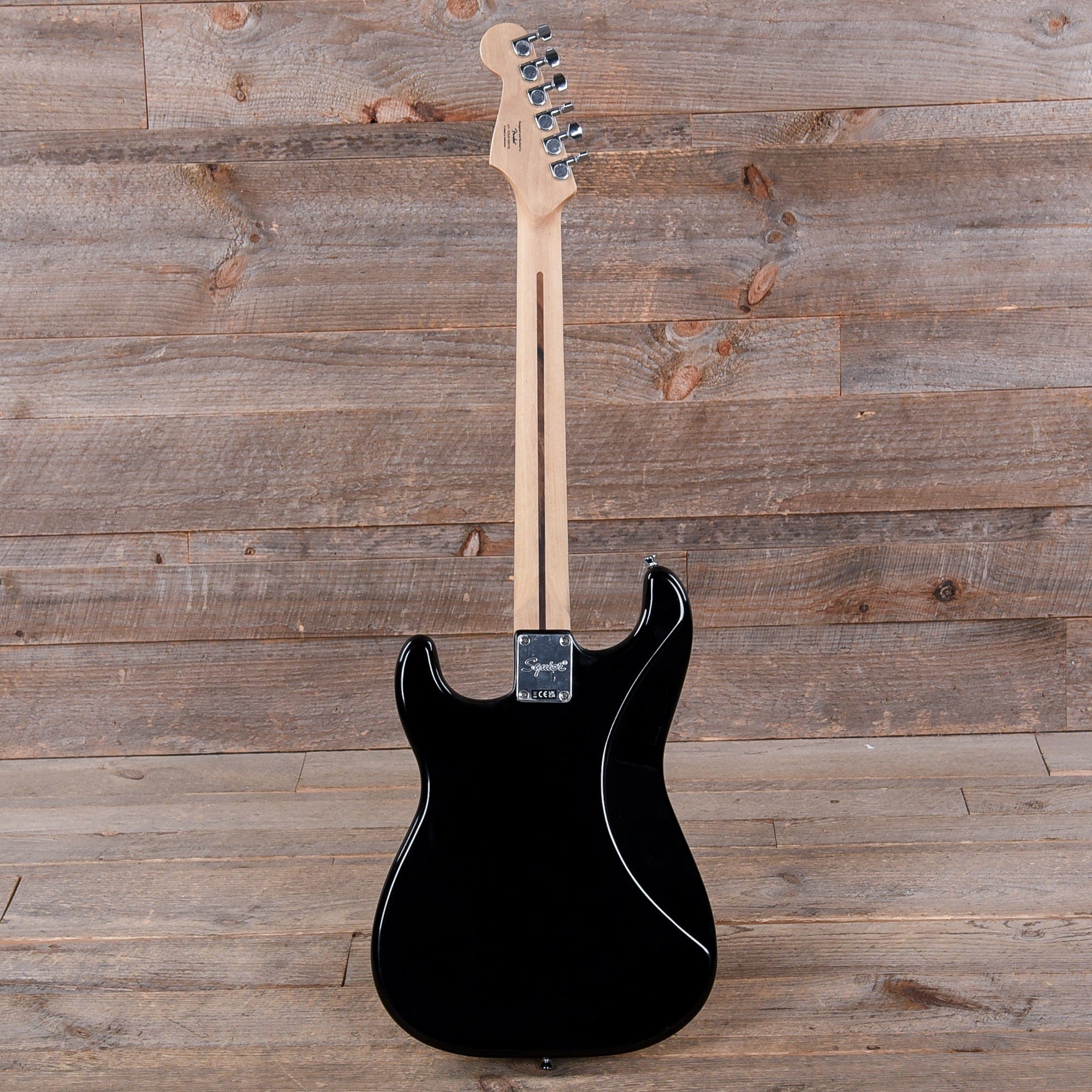 Squier Bullet Stratocaster Hardtail HSS Black – Chicago