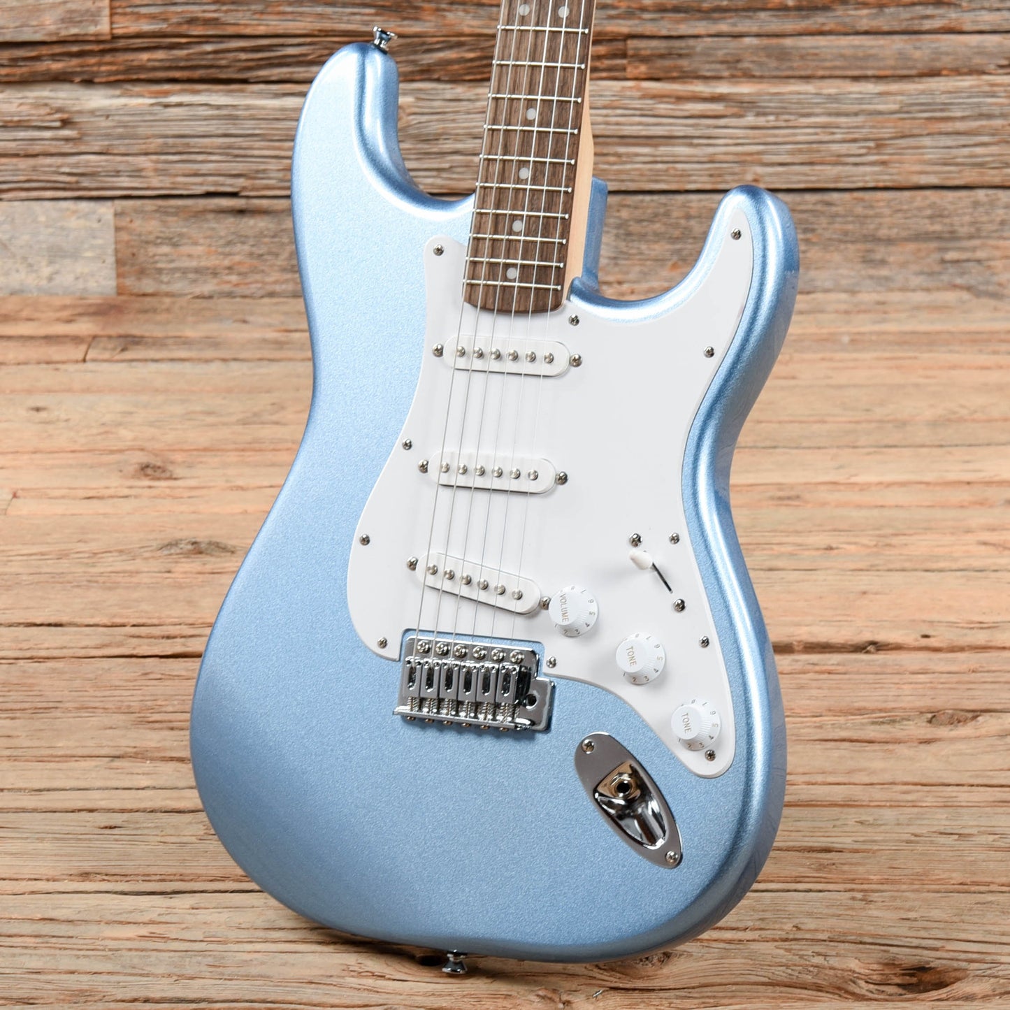 Squier Bullet Stratocaster with Tremolo Lake Placid Blue 2019 Electric Guitars / Solid Body
