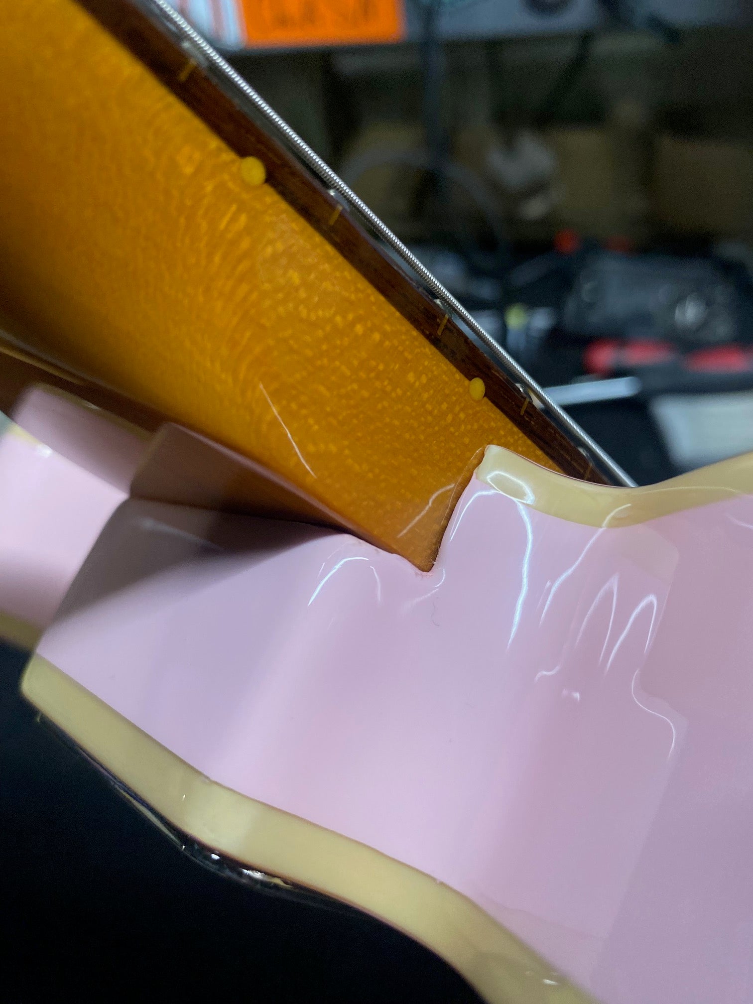Squier Classic Vibe 60s Custom Telecaster HS Shell Pink Electric Guitars / Solid Body