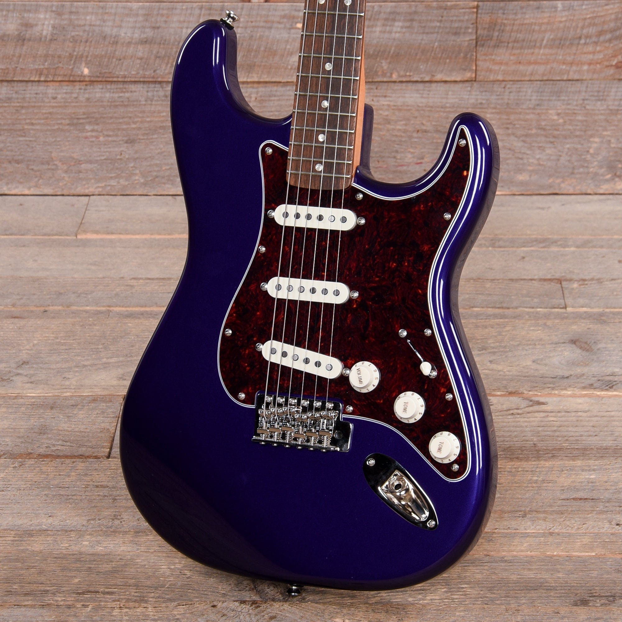 Squier Classic Vibe '60s Stratocaster Purple Metallic w/4-Ply Tortoise Pickguard Electric Guitars / Solid Body