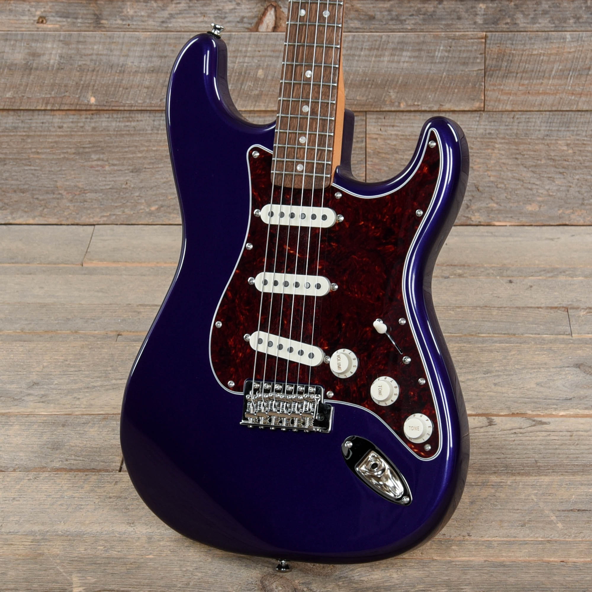 Squier Classic Vibe '60s Stratocaster Purple Metallic w/4-Ply Tortoise Pickguard Electric Guitars / Solid Body