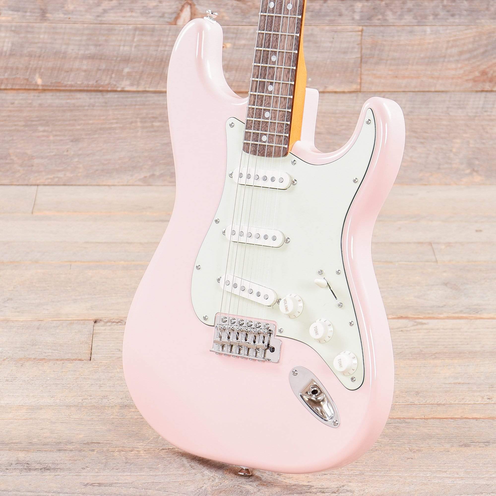 Squier Classic Vibe '60s Stratocaster Shell Pink w/Mint Pickguard Electric Guitars / Solid Body