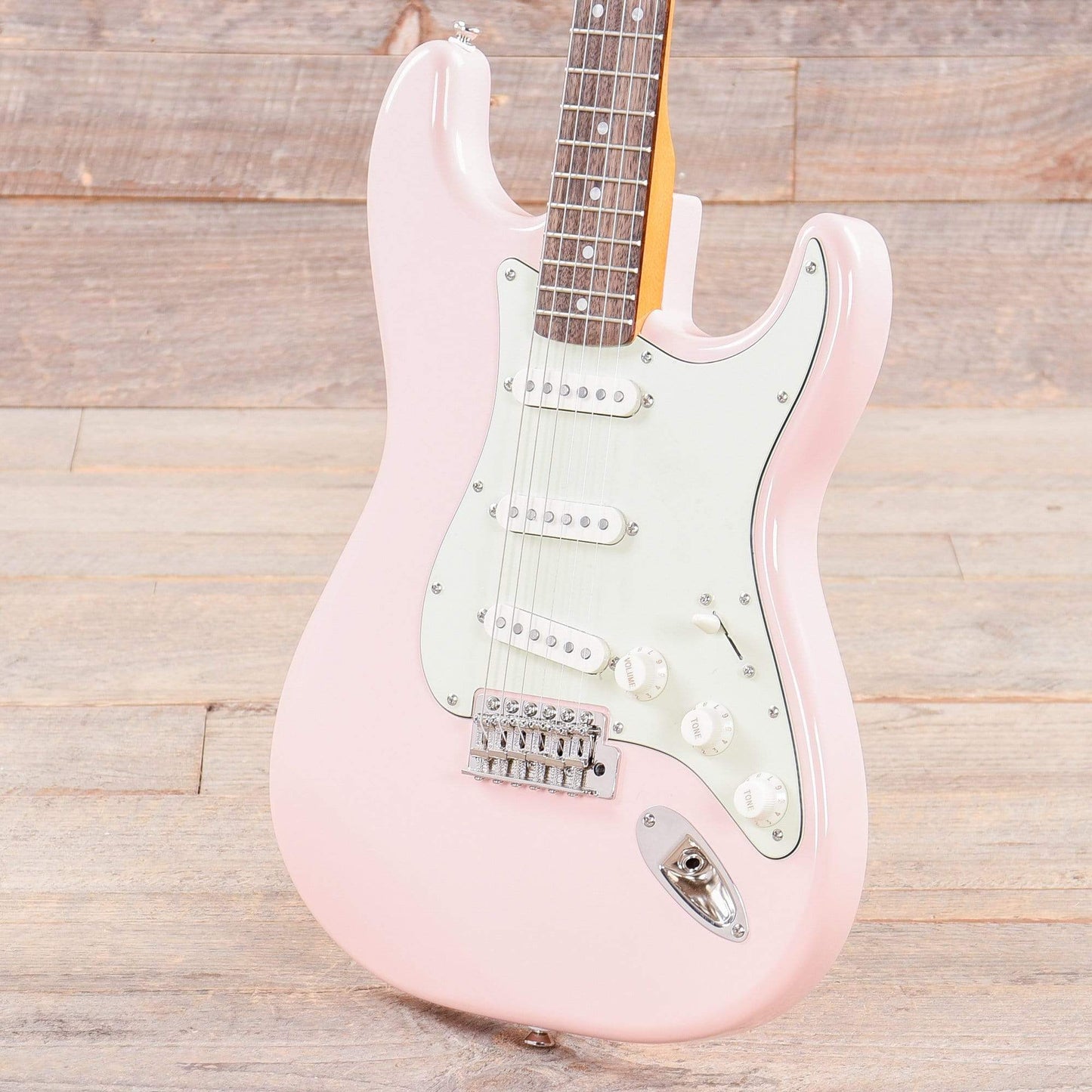 Squier Classic Vibe '60s Stratocaster Shell Pink w/Mint Pickguard Electric Guitars / Solid Body