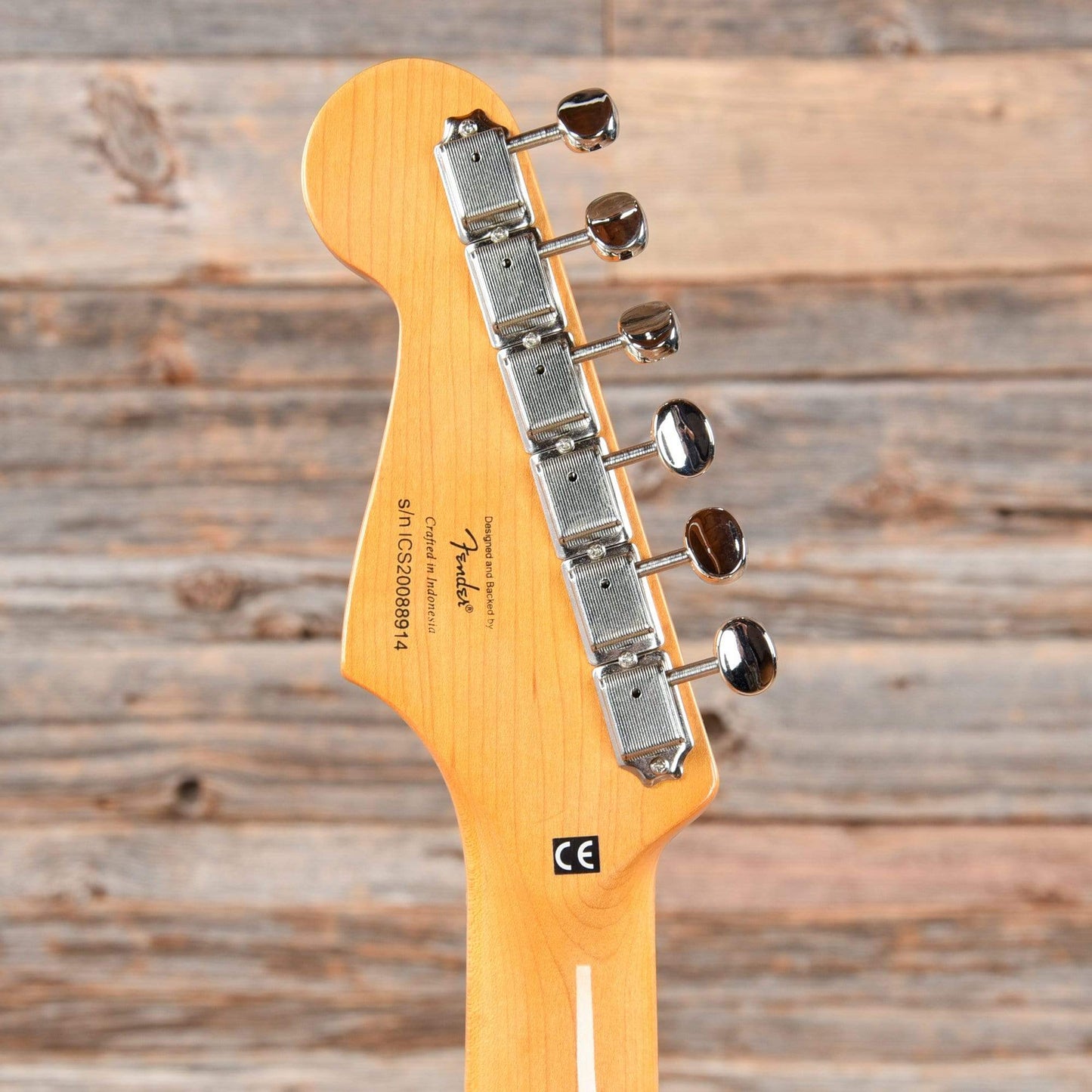 Squier Classic Vibe '60s Stratocaster Shell Pink w/Mint Pickguard Electric Guitars / Solid Body