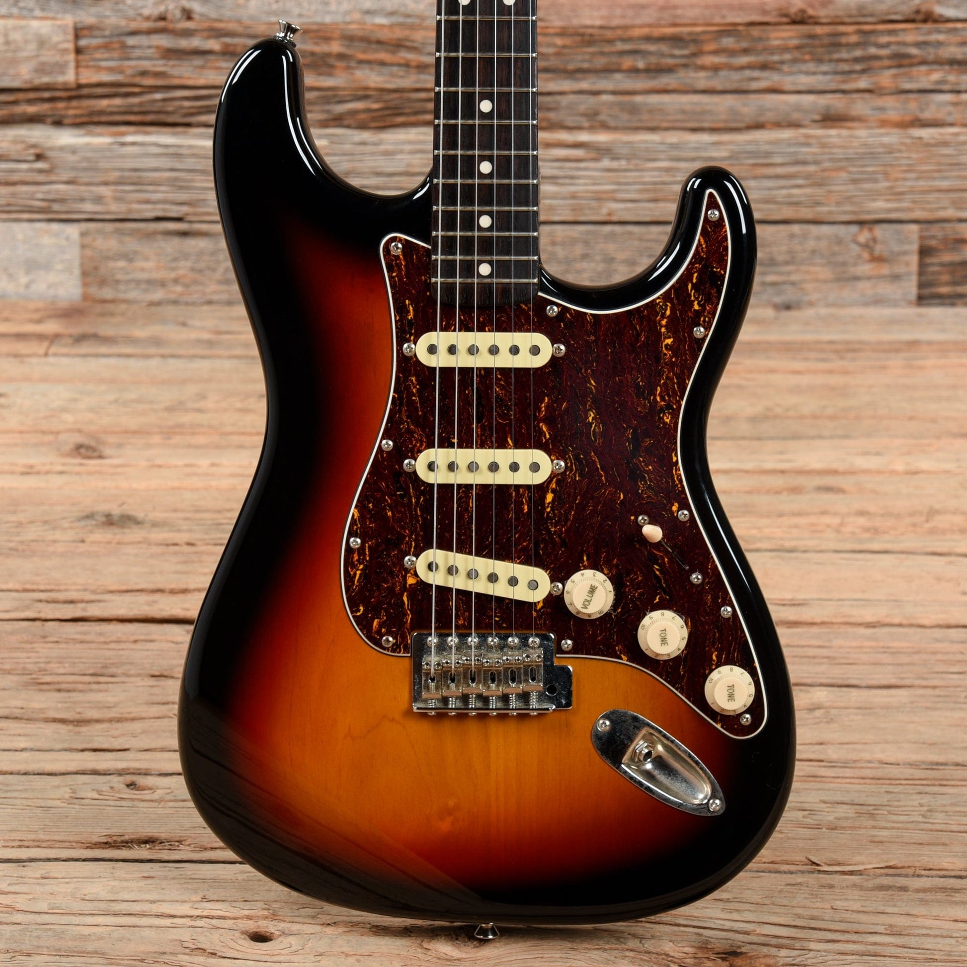 Squier Classic Vibe '60s Stratocaster Sunburst 2008 Electric Guitars / Solid Body