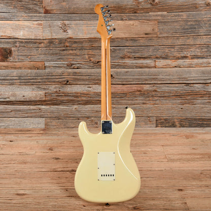 Squier Standard Stratocaster Arctic White 1980s Electric Guitars / Solid Body